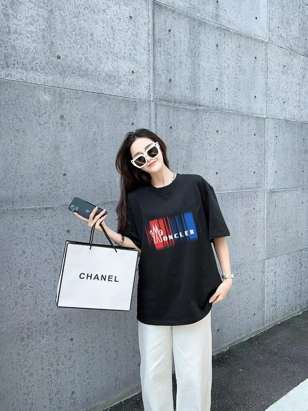 P140 [MONCLER] 2025FW short-sleeved T-shirt with badge + LOGO, high-end 26s double yarn 300g fabric, heavy fabric, custom stretcher rib, same cylinder and dye, complete three standards, same style for men and women, color: black, white, size: S M L XL 2XL
