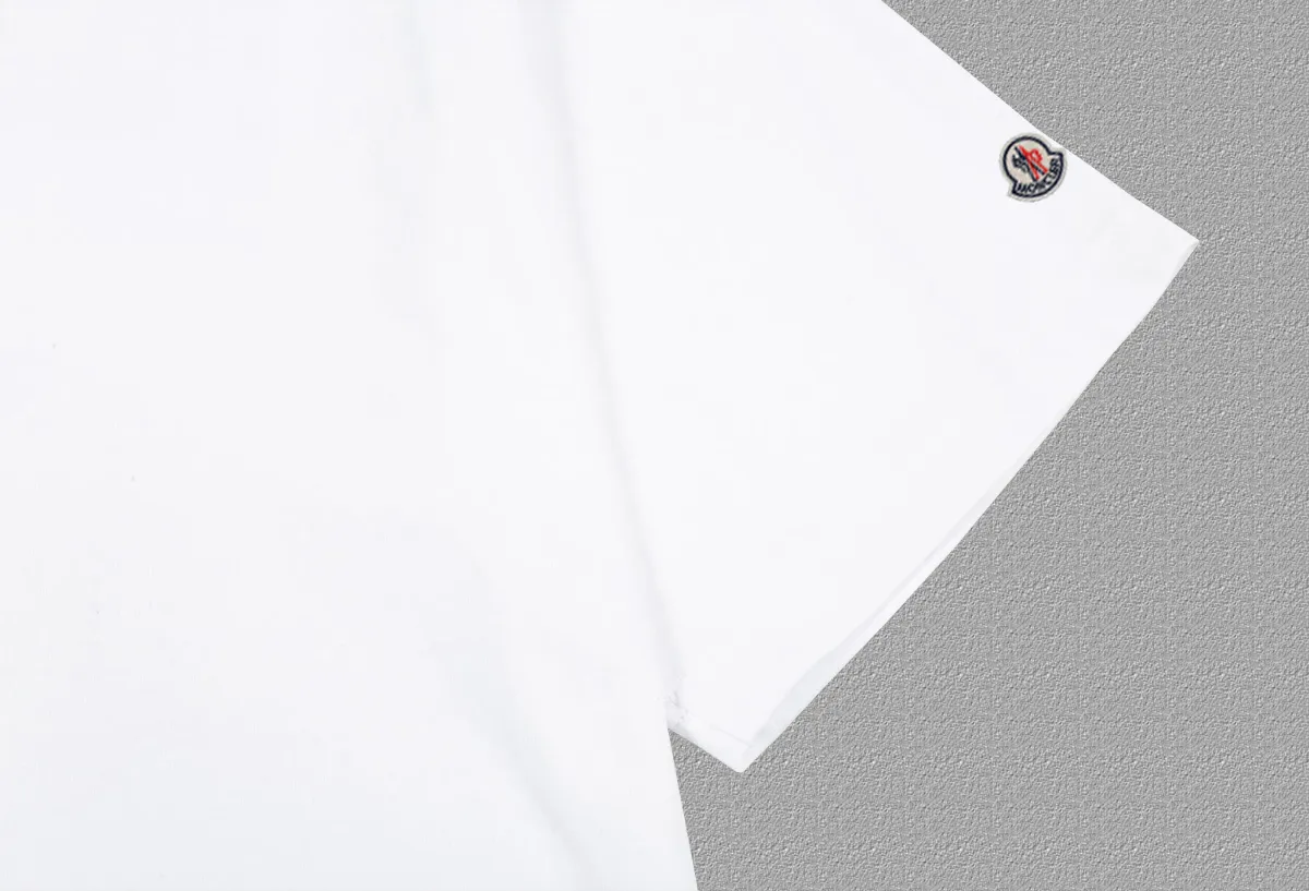 P140 [MONCLER] 2025FW short-sleeved T-shirt, badge + LOGO thick plate, high-end 26s double yarn 300g fabric, heavy fabric, custom stretcher rib, same cylinder and dye, complete three standards, same style for men and women, color: black, white, size: S M L XL 2XL