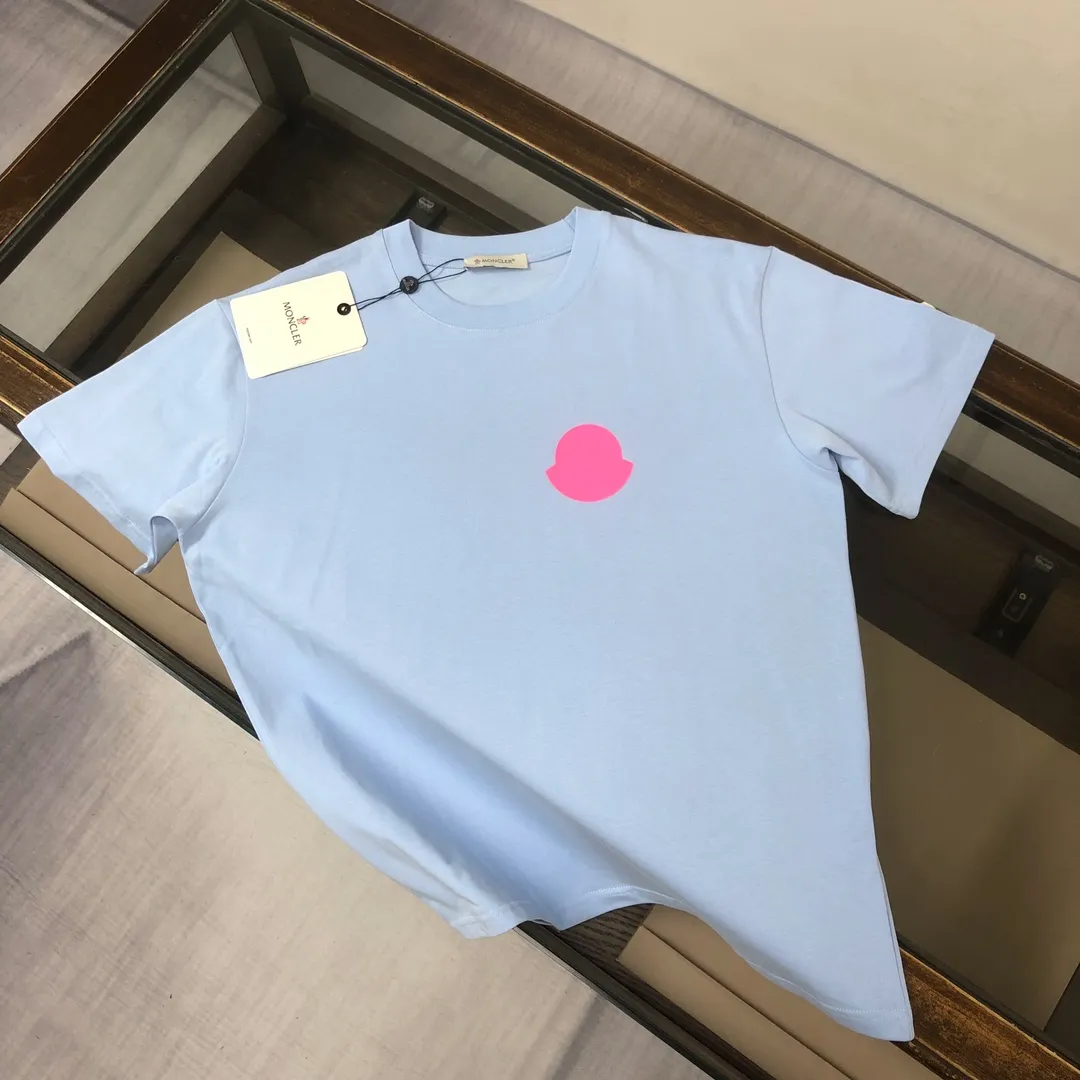 P160 MONCLER 2025 latest couple style round neck short-sleeved couple T-shirt, new spring and summer product, high quality 🔥🔥Three-dimensional chest logo lettering logo printing technology! Fashionable and versatile trendy styles, customized imported fabrics! Comfortable to wear, breathable, fashionable without losing personality, the upper body is casual and casual, handsome and stylish, showing the temperament of a big brand. All three standards are complete! ! Color: black, white, sky blue, dark gray Size: S M L XL (loose fit, please state your height and weight when placing an order)