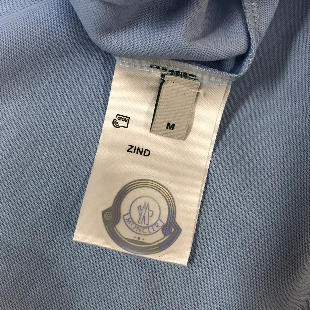 P160 MONCLER 2025 latest couple style round neck short-sleeved couple T-shirt, new spring and summer product, high quality 🔥🔥Three-dimensional chest logo lettering logo printing technology! Fashionable and versatile trendy styles, customized imported fabrics! Comfortable to wear, breathable, fashionable without losing personality, the upper body is casual and casual, handsome and stylish, showing the temperament of a big brand. All three standards are complete! ! Color: black, white, sky blue, dark gray Size: S M L XL (loose fit, please state your height and weight when placing an order)
