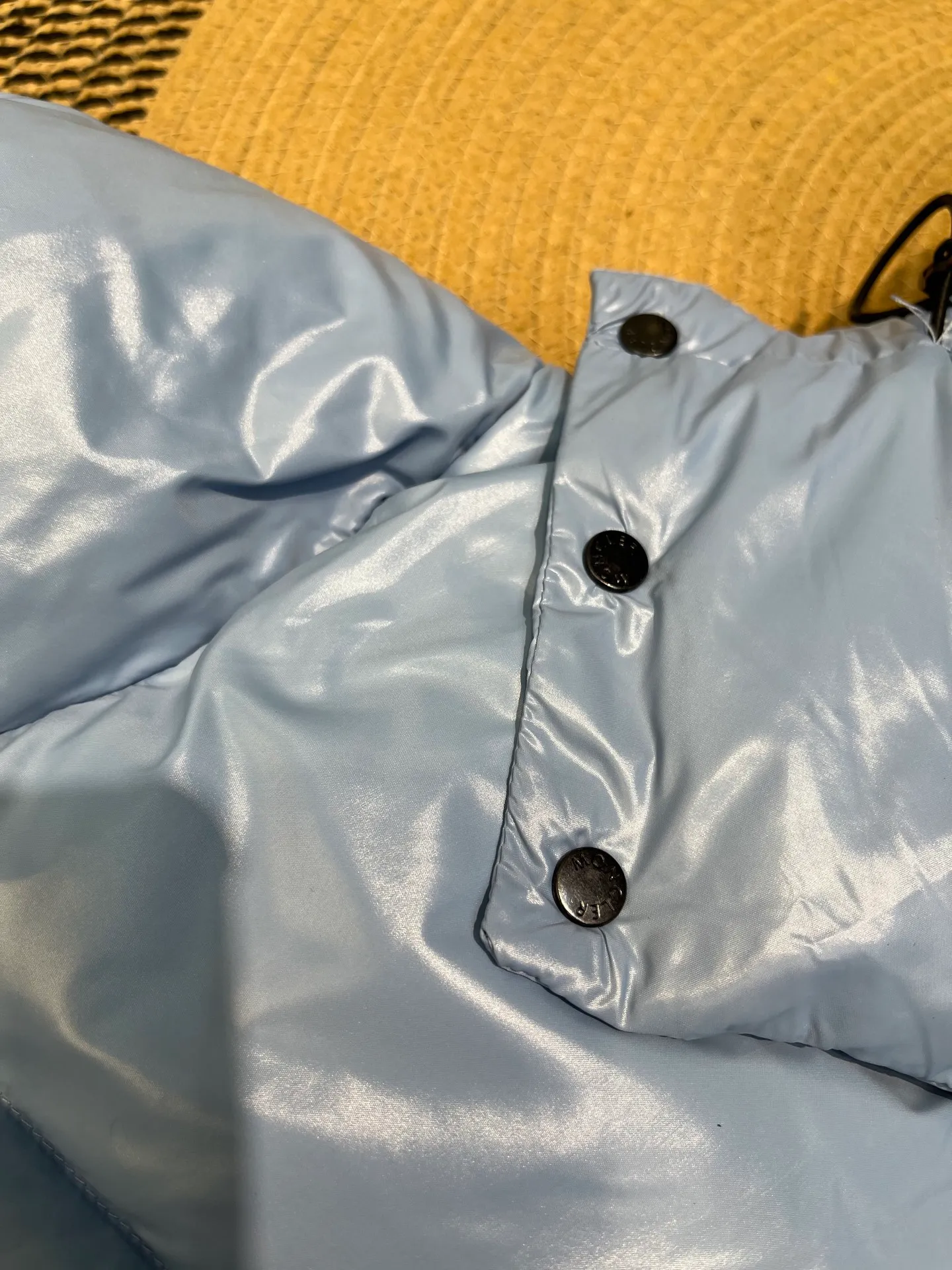 P760 moncler 🌟sssmoncler's new model is made of polyester fiber fabric. It has a hooded down jacket with a slim fit and distinctive geometric quilting design. It is inspired by the adventure outfit of climbing ice slopes. Features matte black logo size: 12345