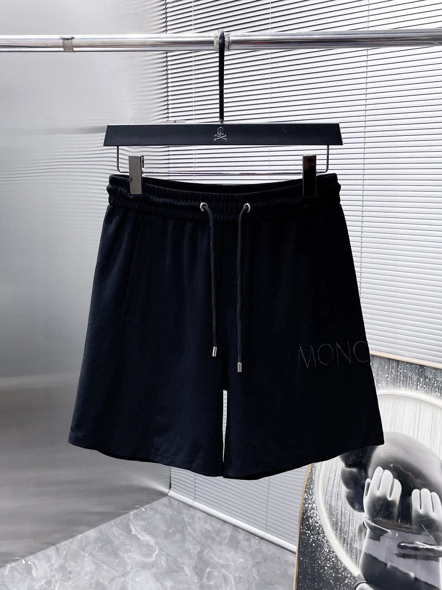 P560 Brand [MONCLER Mouth Covered] 2025 round neck short-sleeved shorts suit. The pure cotton fabric upper body will not be stuffy, the smooth and comfortable skin-friendly effect is more breathable, the fabric has its own texture, classic logo technology, a new interpretation from a unique angle, the first choice for fashion and versatility! Size: M-3XL (maximum wear: 190 pounds)