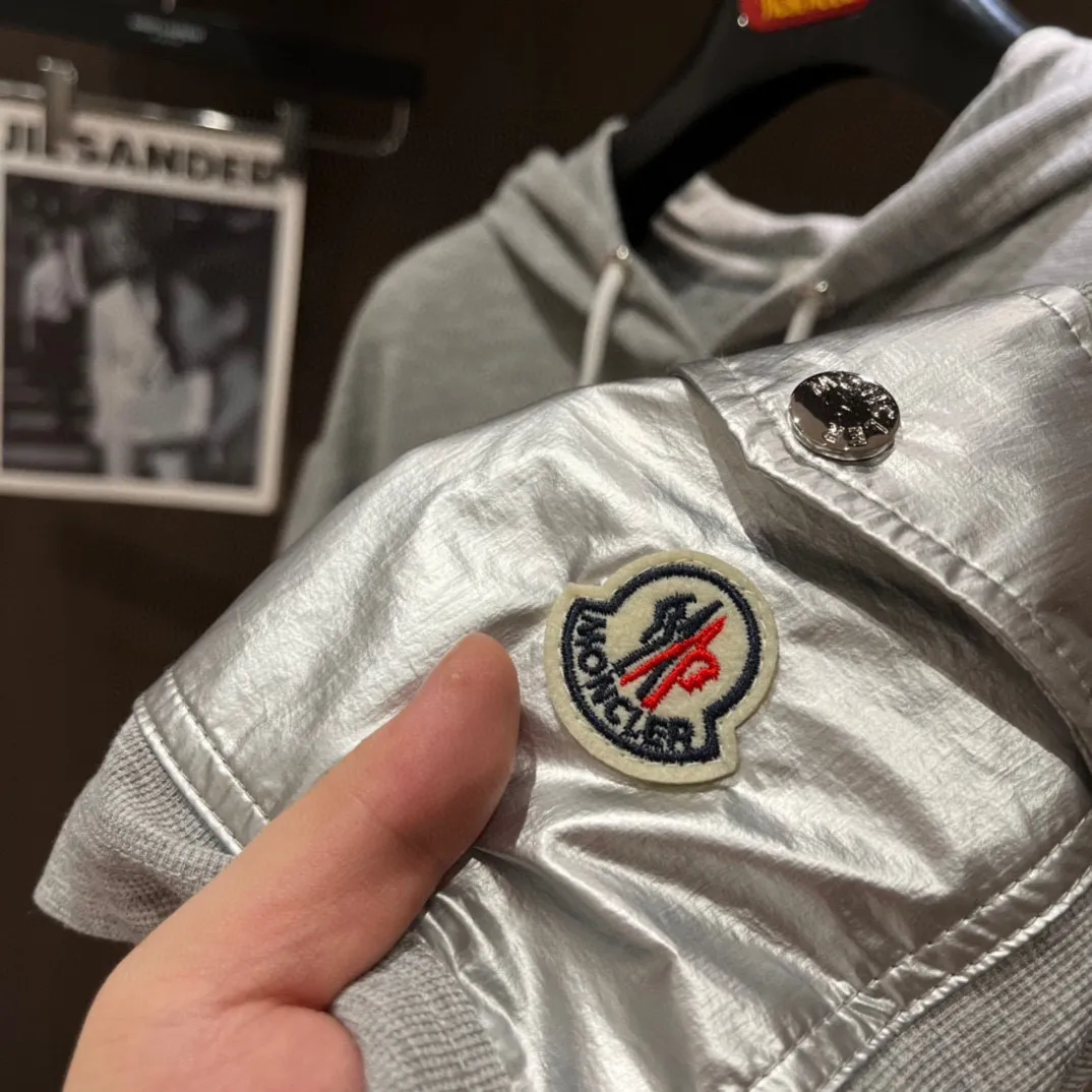 P570 Brand [MONCLER Mouth Covered] 2025 round neck short-sleeved shorts suit. The upper body of pure cotton fabric will not be stuffy. The smooth and comfortable skin-friendly effect is more breathable. The fabric has its own texture. Classic logo technology. A new interpretation from a unique angle. Fashionable and versatile choice! Size: M-3XL (maximum wear: 190 pounds)
