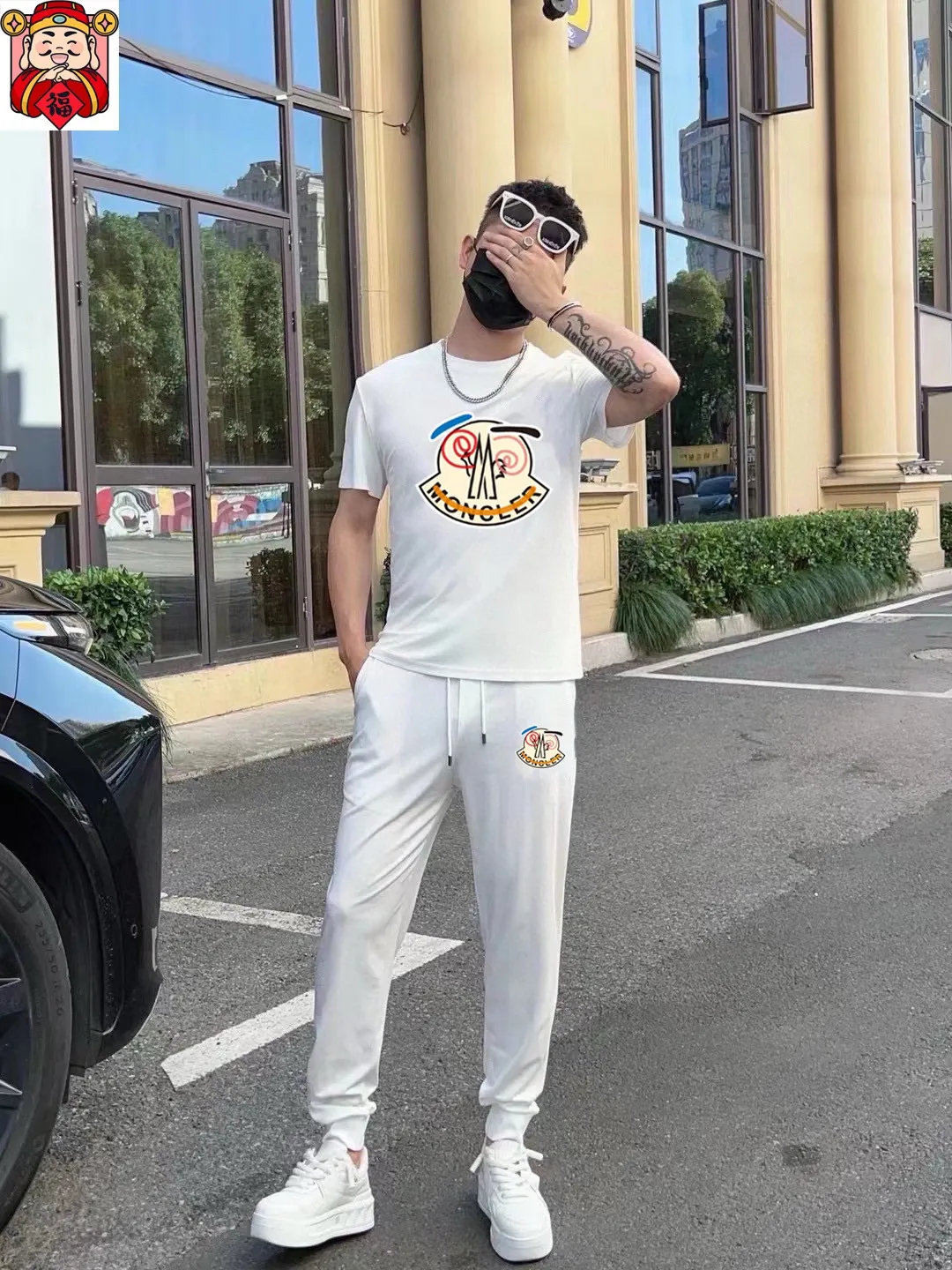 P330 [MONCLER] (Fat Man's Gospel) The same style as the 2025 official website. World-renowned luxury brand. Summer men's (double mercerized) high-quality 🐂 suit. It is made of imported original fabrics. It is a trendy style of the season and a versatile hit. Simple and elegant, precise workmanship allows you to be at the top of fashion. Size: M-5XL (can be worn up to 220 pounds)