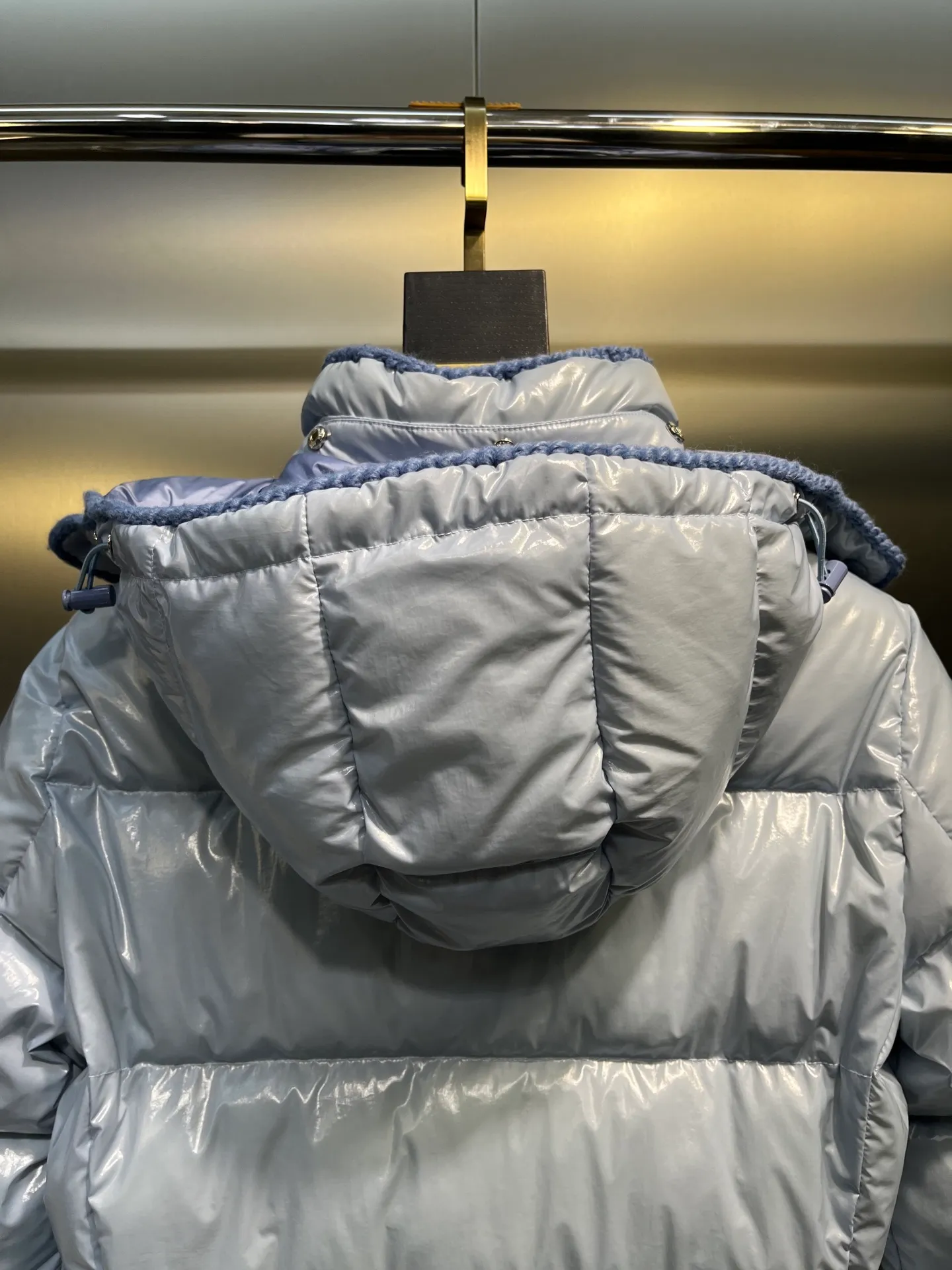 P860 Moncler🌟25 new oil wax leather waist style GLAREIN hooded long-sleeved down jacket for women. Oil wax leather coated new fabric, slim design style, warm and slimming, 90% duck down filling, molded custom hardware. Color: red, white, blue, black Code number: 1234