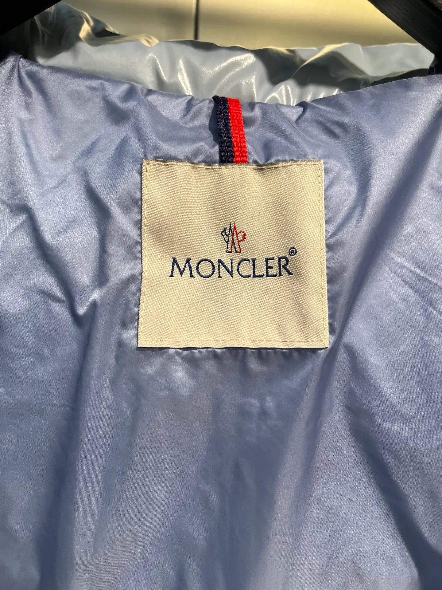 P860 Moncler🌟25 new oil wax leather waist style GLAREIN hooded long-sleeved down jacket for women. Oil wax leather coated new fabric, slim design style, warm and slimming, 90% duck down filling, molded custom hardware. Color: red, white, blue, black Code number: 1234