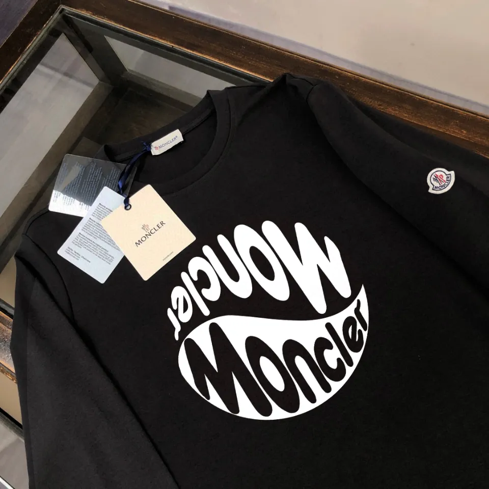 P180, a non-off-the-shelf model, you can trust it. Moncler printed long-sleeved T-shirt, 240g breathable cotton fabric, very soft and comfortable texture, does not shrink, does not deform, does not ball), can be worn alone as a base layer. Original customized accessories, collar label, care mark, hangtag, packaging (perfect details) Color: White Black Size: XS S M L