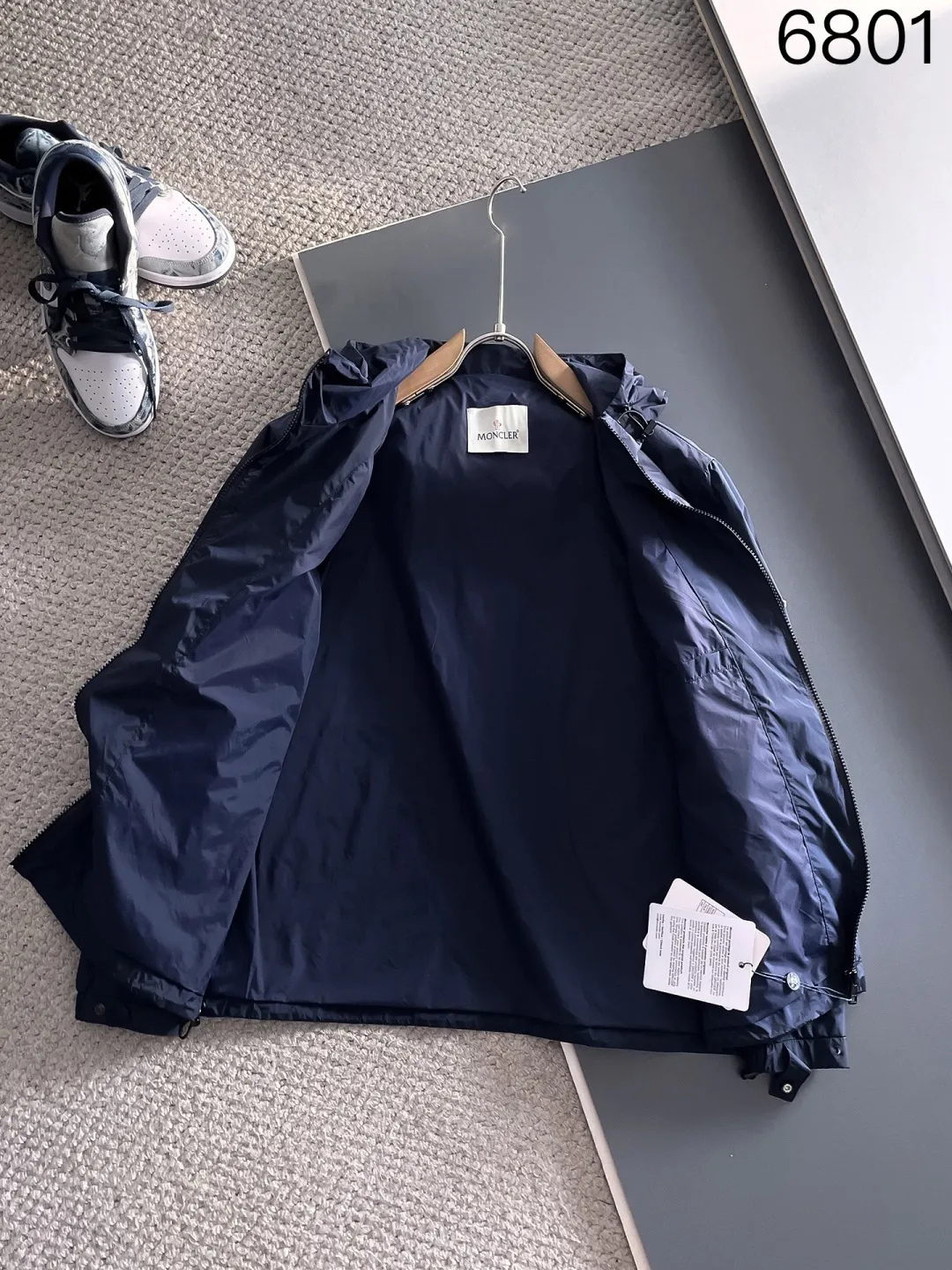 P540 🌸🌸🌸🌸Moncler top original order ❗High-end fabric feels soft and comfortable, and the color is high-end (different from the hard feel in the market) ❗ The new autumn and winter men's casual jackets ❗ have a unique and innovative interpretation of the classic logo, which is in line with the latest design concepts of the season. It is highly recognizable, with a simple khaki design, youthful and energetic, and the style and color matching can be freely worn according to the actual scene. It meets the conventional and orthodox dressing needs that are inclusive of all occasions. The outstanding printed surface is more suitable for street styling. It is highly recognizable, showing the vibrant colors of the city, and is highly moldable and practical!  This model is dominated by fabrics and craftsmanship. The company's customized fabrics are windproof, comfortable and breathable. The upper body is light and unburdened, and the overall details are of super high quality❗ The details are full of craftsmanship, and the accessories are all custom-made. The electroplated metal zippers and snap buttons are quite outstanding. They are very luxurious and high-end. The workmanship is extremely rigorous and elegant. Color: Picture color Size: M, L, xL, xxL, xxxL