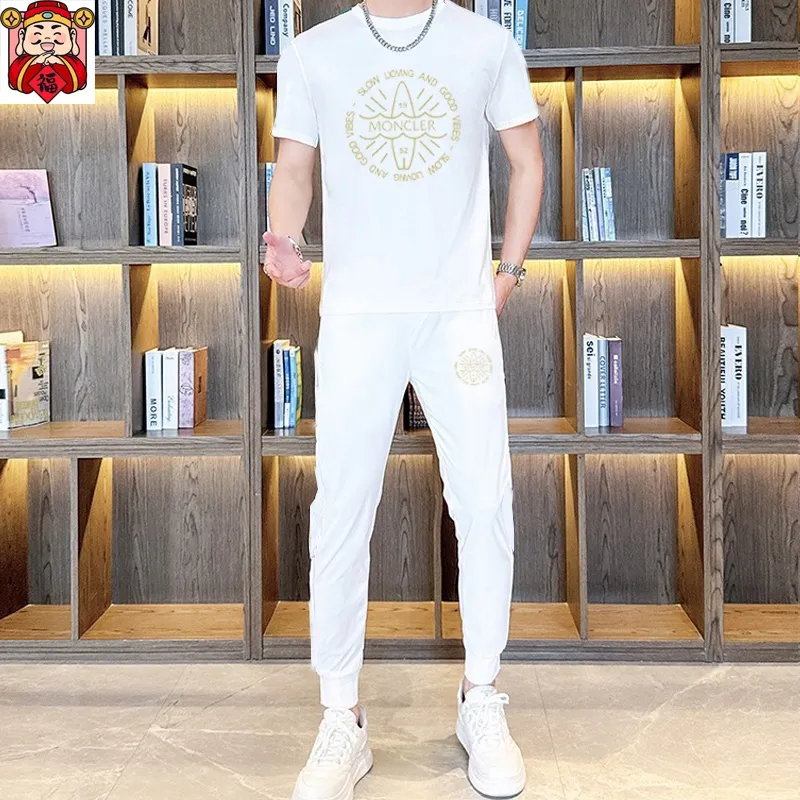 P320 [MONCLER] (Fat Man's Gospel) The same style as the 2025 official website. World-renowned luxury brand. Summer men's (double mercerized) high-quality 🐂 suit. It is made of imported original fabrics. It is a trendy style of the season and a versatile hit. Simple and elegant, precise workmanship allows you to be at the top of fashion. Size: M-5XL (can be worn up to 220 pounds)