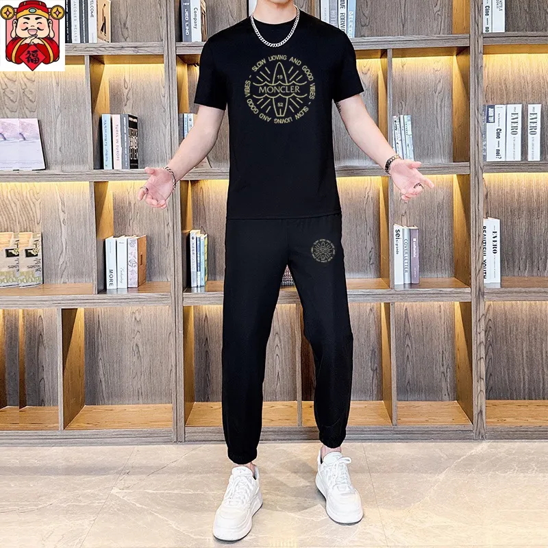P320 [MONCLER] (Fat Man's Gospel) The same style as the 2025 official website. World-renowned luxury brand. Summer men's (double mercerized) high-quality 🐂 suit. It is made of imported original fabrics. It is a trendy style of the season and a versatile hit. Simple and elegant, precise workmanship allows you to be at the top of fashion. Size: M-5XL (can be worn up to 220 pounds)