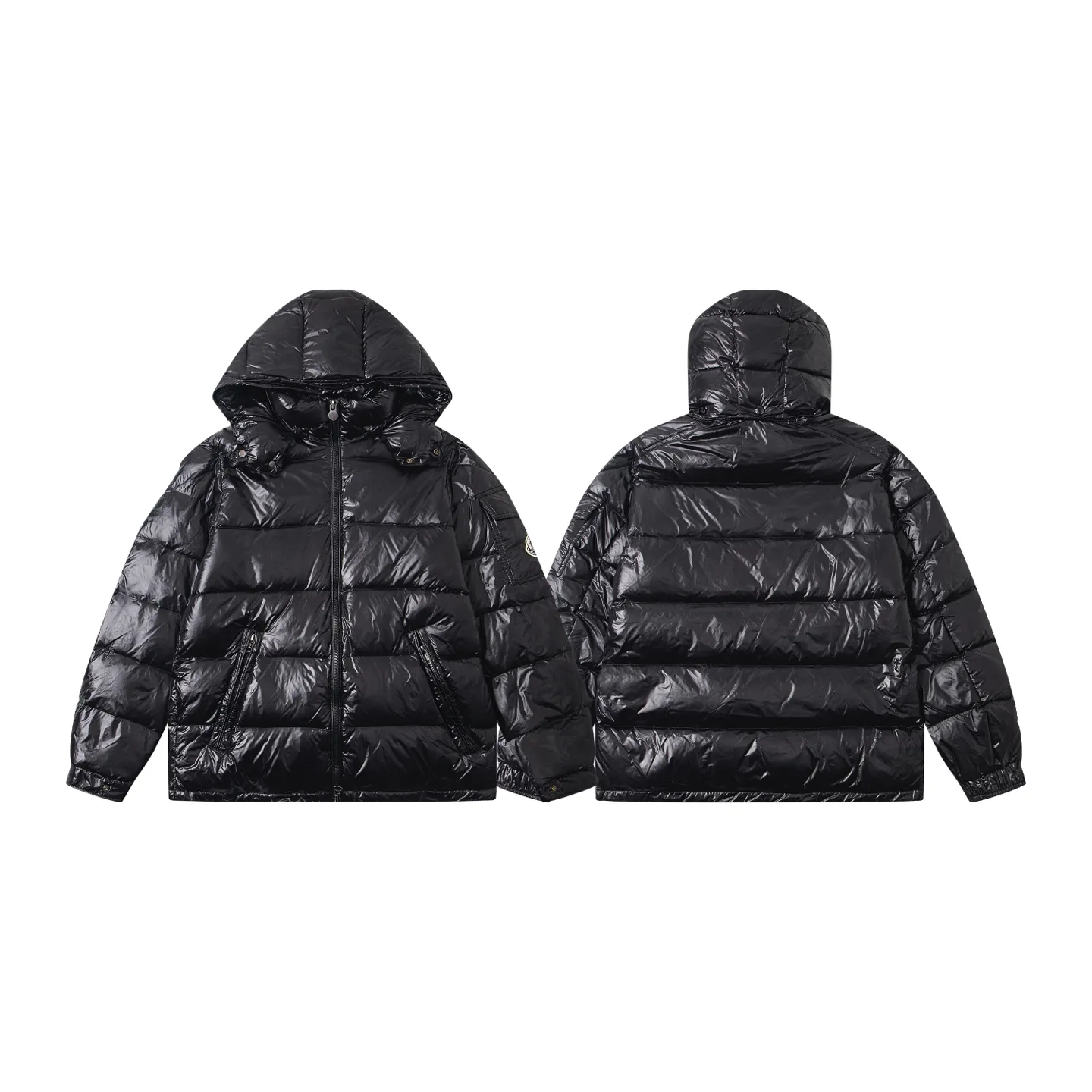 P570 Style number: Y256 Eason Chan's same style Moncler Maya down jacket with bright small label at the mouth - ceiling version, differentiated by currency ①: Support NFC recognition, hold the phone close to the arm with small label at the mouth, pop up the official website directly ②: Washable label has more than 10 pages ③: Black lining is gray, black lining to distinguish currency Moncler Maya classic bright small label down jacket The perfect combination of pockets on the cuffs and small labels. Wear it on the body. Versatility and slimming. Removable hat. Can be worn twice. Both are classic. - Customized fabrics are consistent with the original version. Lacquered glossy fabric. Windproof and waterproof. Consistent with the original version. Differentiated from the market. Black lining - Filled with 90 white duck down. Filled with up to 400g+. Excellent thermal insulation effect. Must-have for freezing. Customized original accessories. Complete with three standards. Open mold to customize logo buttons. Full of style. Color: Picture color Size: 1-5