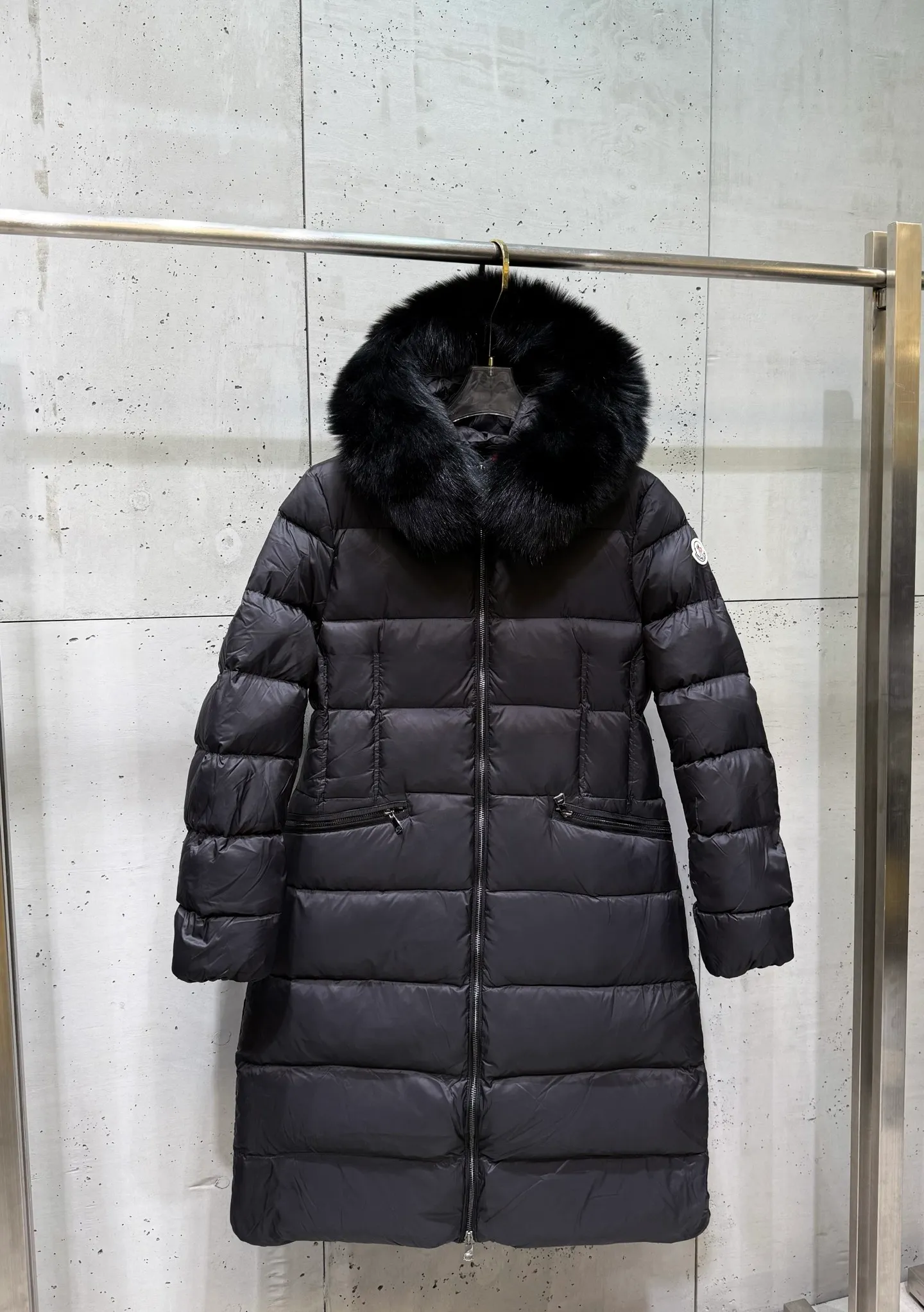 P1160 Moncler Boedic Long Women's Long Top Boedic long down combines exquisite materials and attention to details. Its timeless and elegant fashion design can provide you with a warm and caring wearing experience. The Boedic long down style features a waist-cinching belt to accentuate the feminine silhouette for a stylish winter look. Comfortable hood with rich fleece trim that can be easily removed to suit your mood and weather conditions Size : 1-4