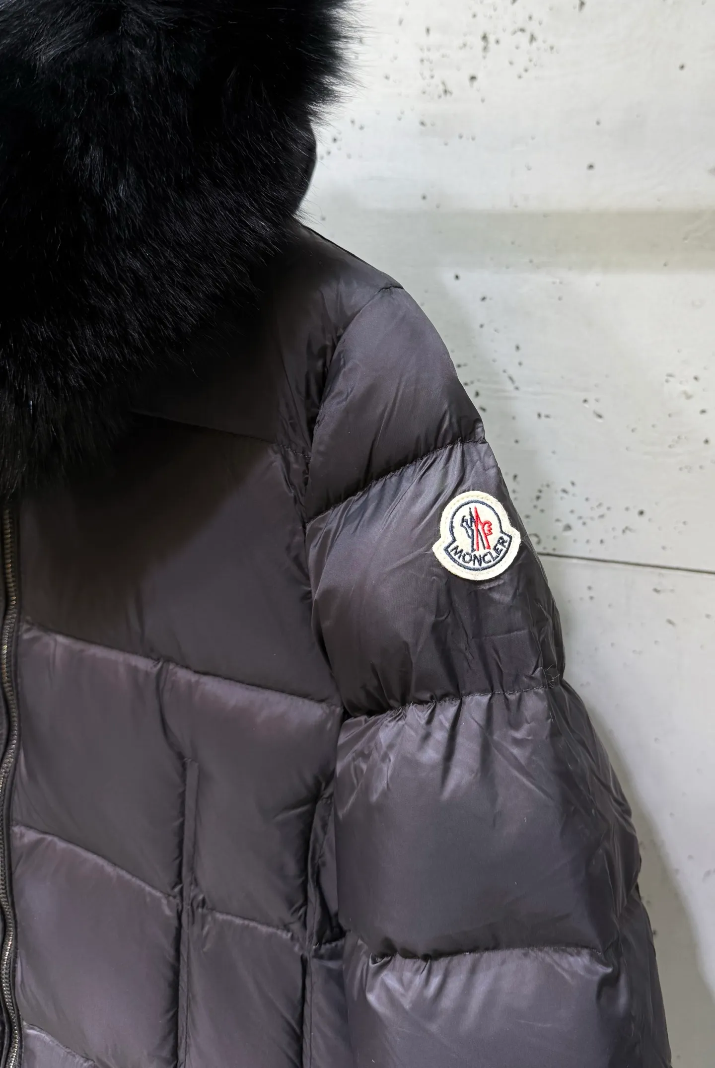 P1160 Moncler Boedic Long Women's Long Top Boedic long down combines exquisite materials and attention to details. Its timeless and elegant fashion design can provide you with a warm and caring wearing experience. The Boedic long down style features a waist-cinching belt to accentuate the feminine silhouette for a stylish winter look. Comfortable hood with rich fleece trim that can be easily removed to suit your mood and weather conditions Size : 1-4