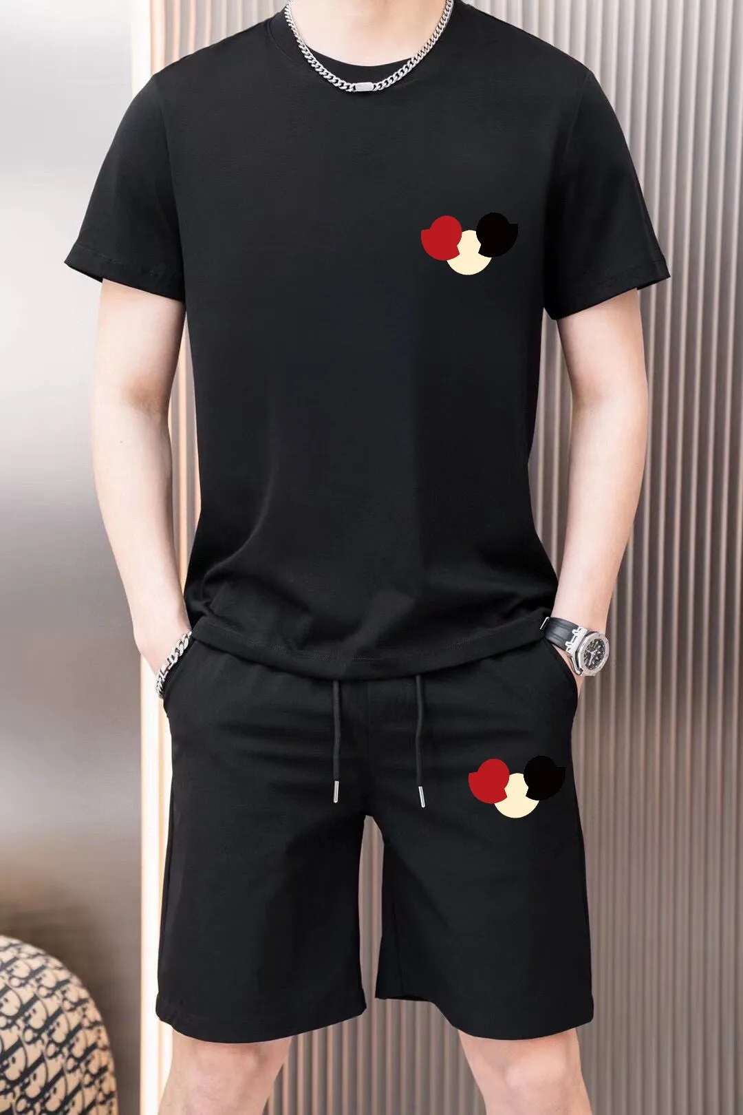 P290 💰 Brand [MONCLER] 2025 new men’s short-sleeved shorts suit! Synchronous sales on the official website! High-end version on the market! It feels delicate and soft! Make you more comfortable to wear! The draped silhouette is awesome! Size: M-5XL (please state your height and weight when placing an order)
