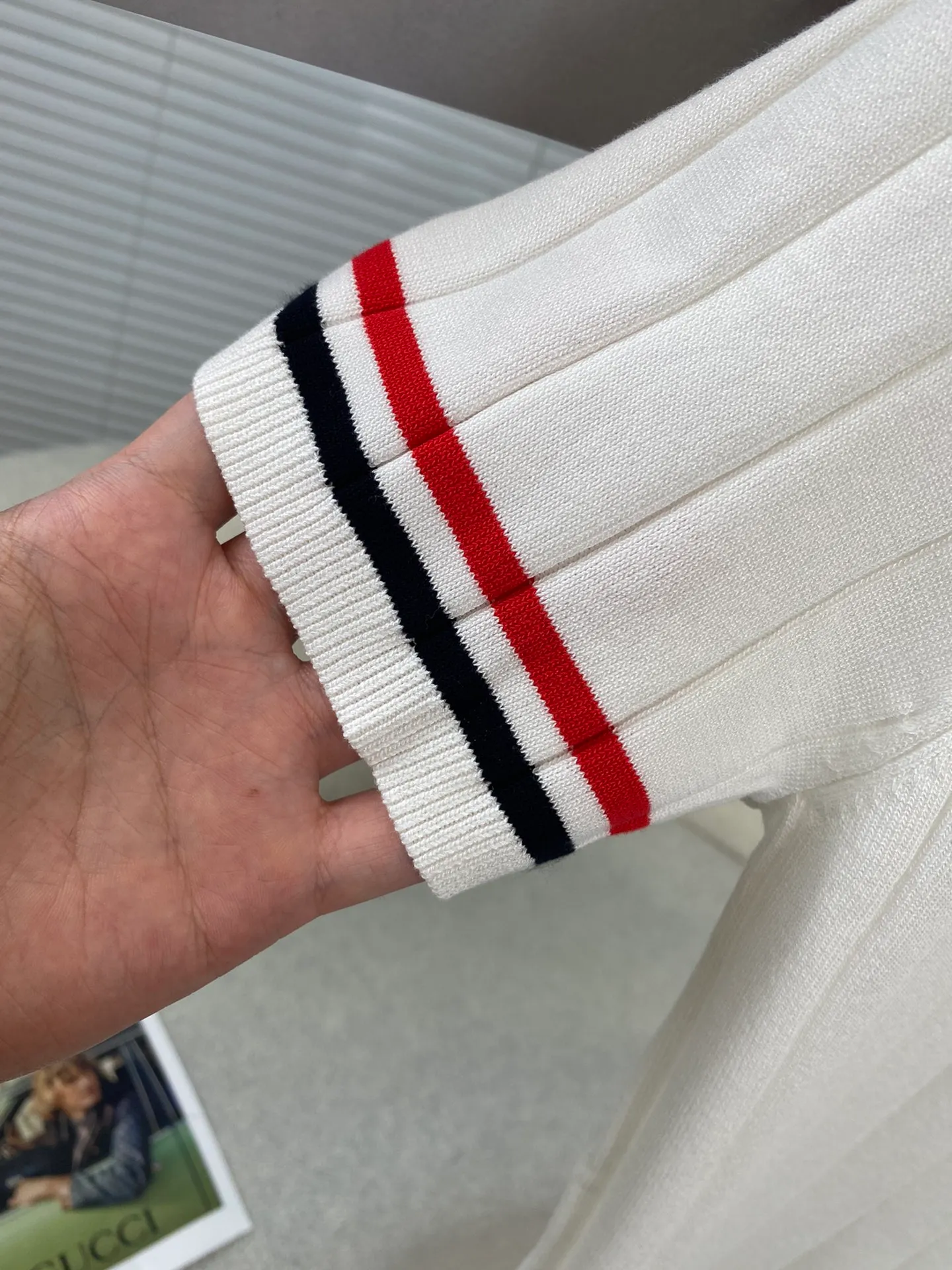 P200, Moncler 2024ss spring and summer new knitted elastic lapel T-shirt, men's fashionable solid color, classic four stripes, ultra-light and breathable knitted short-sleeved Polo shirt! If you want to look younger and more energetic in summer, you must have a polo shirt. It is a classic and versatile basic shirt that can be worn every time. It is a must-have and versatile item for men in summer. Whether you are doing business or leisure travel, it can switch between various styles for you, regardless of the occasion or body shape! , very cool and comfortable to wear in summer. The fabric feels smooth and comfortable, light and breathable, the upper body is cool and pleasant, and you will not feel stuffy at all. It is extremely skin-friendly, and the workmanship and wiring details are exquisite to the extreme. It is the first choice for high-end men! 48-56