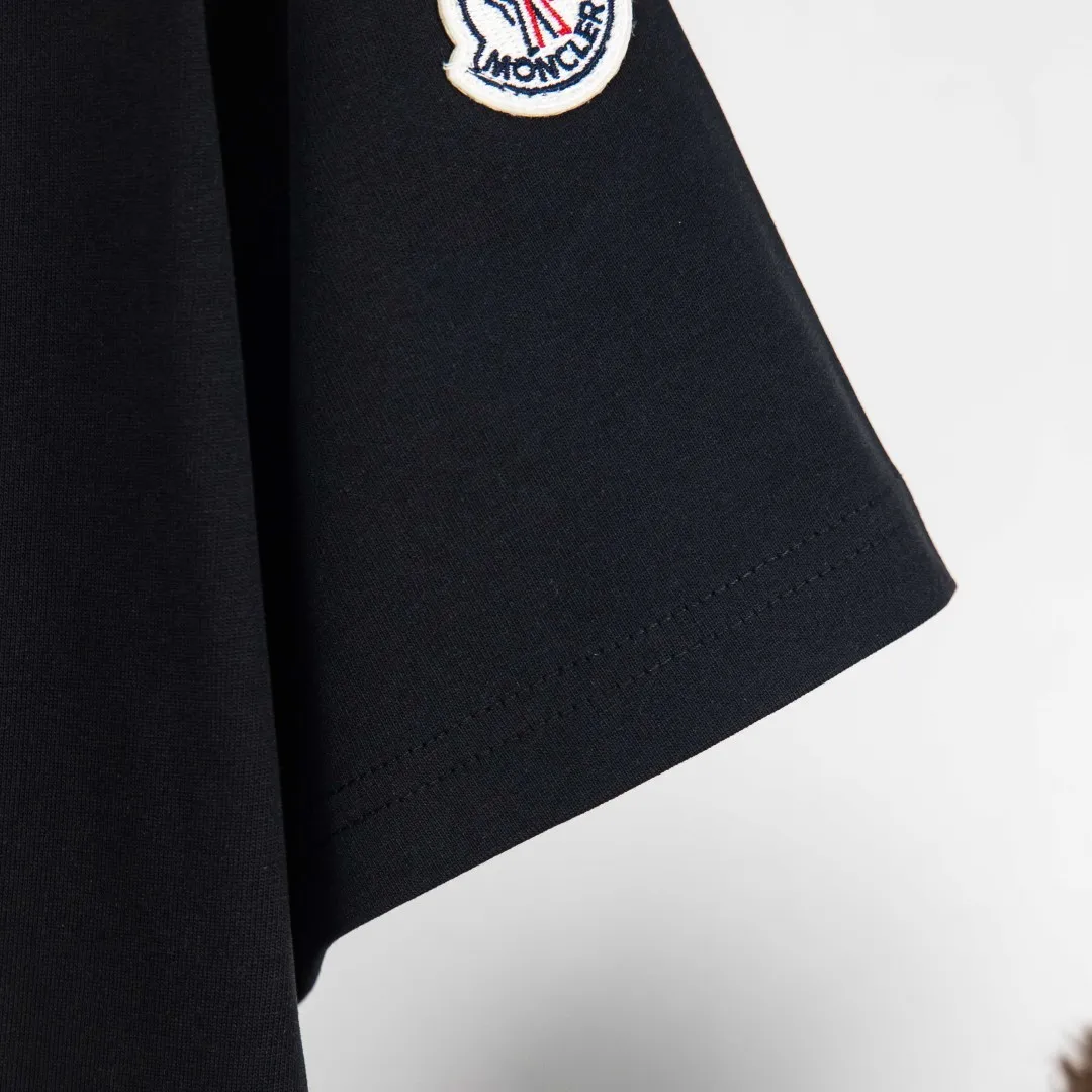 P200 💰 zp version [exclusive supply] MONCLER/muzzled 300g round neck short-sleeved T-shirt brand classic velvet splicing letter LOGO embossed technology official synchronization high version high quality fashionable personality versatile trend pure original quality original fabric hang tag collar label washed wheat three standards complete Color: black. White. Size: S M L XL XXL Number: WS10013