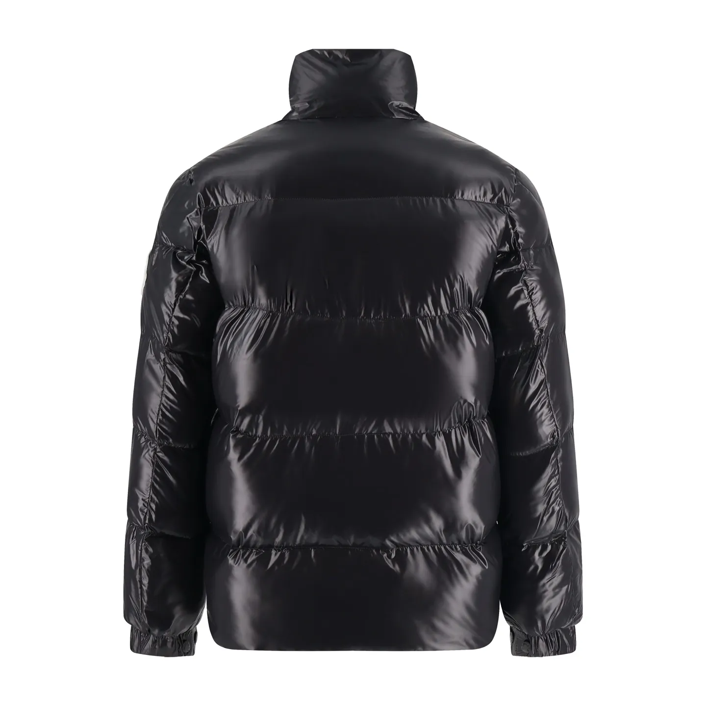 P1110 Moncler 1952 White Fat Down Jacket (Black) Mouth DERVOX Limited Color Matching 1952 co-branded men's goose down stand-up collar thickened bun can be made as a couple version. 95% European standard gooseneck down filling. The filling is extremely full. 700+ fill power. The tag barcode model number corresponds to the official website. The tag has built-in NFC electronic sensor for anti-counterfeiting) Dervox down is made of lightweight nylon laqué fabric, which is comfortable and warm without being heavy. This short style features an internal shoulder strap that can be carried as a carry when the weather heats up, making it ideal for urban or alpine wear. Made in pop tones, it's finished with a bold logo patch. Details Made of lightweight nvlon laqué fabric. Size:1-2-3-4-5