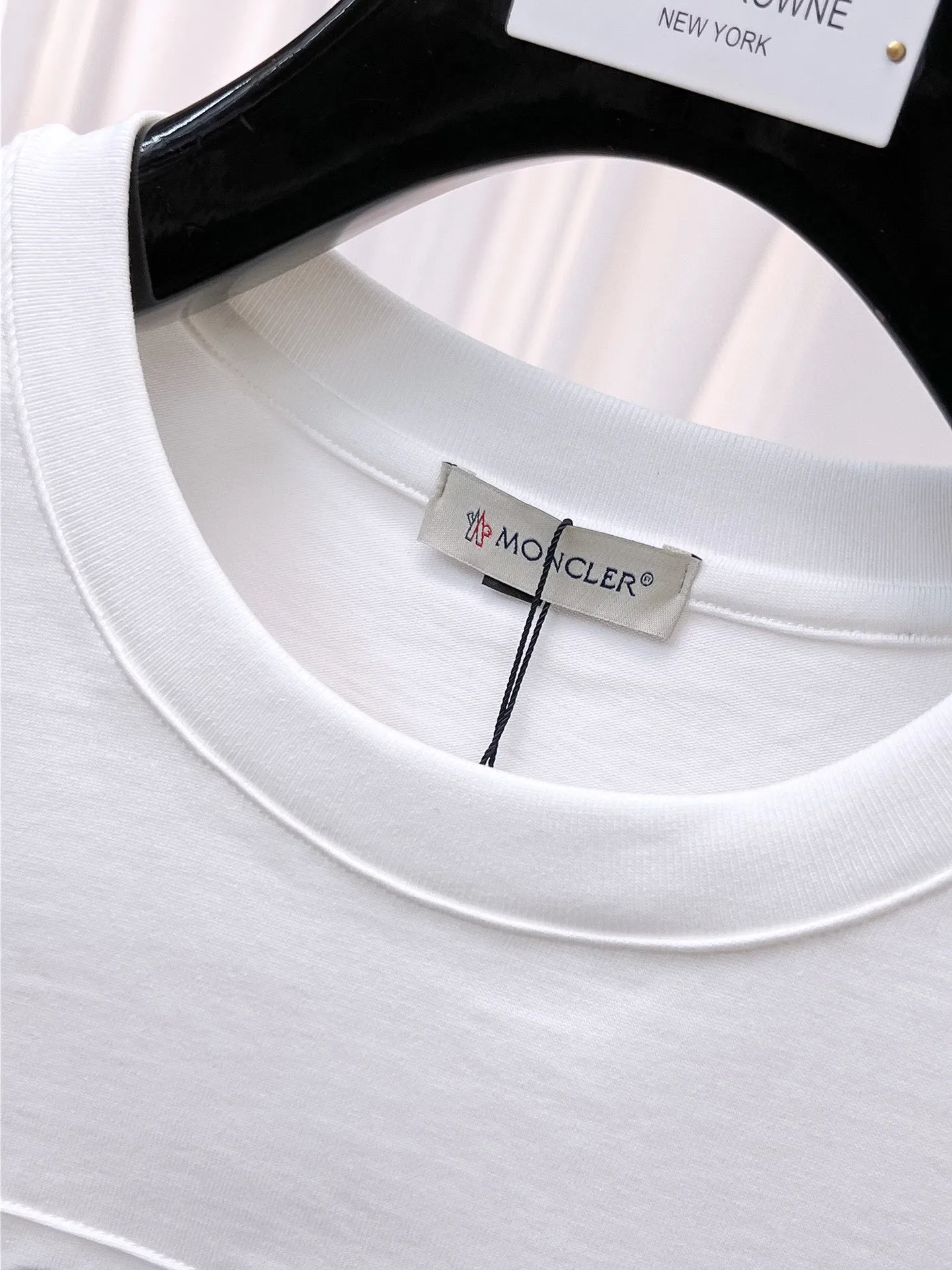 P560 Brand [MONCLER Mouth Covered] 2025 round neck short-sleeved shorts suit. The pure cotton fabric upper body will not be stuffy, the smooth and comfortable skin-friendly effect is more breathable, the fabric has its own texture, classic logo technology, a new interpretation from a unique angle, the first choice for fashion and versatility! Size: M-3XL (maximum wear: 190 pounds)