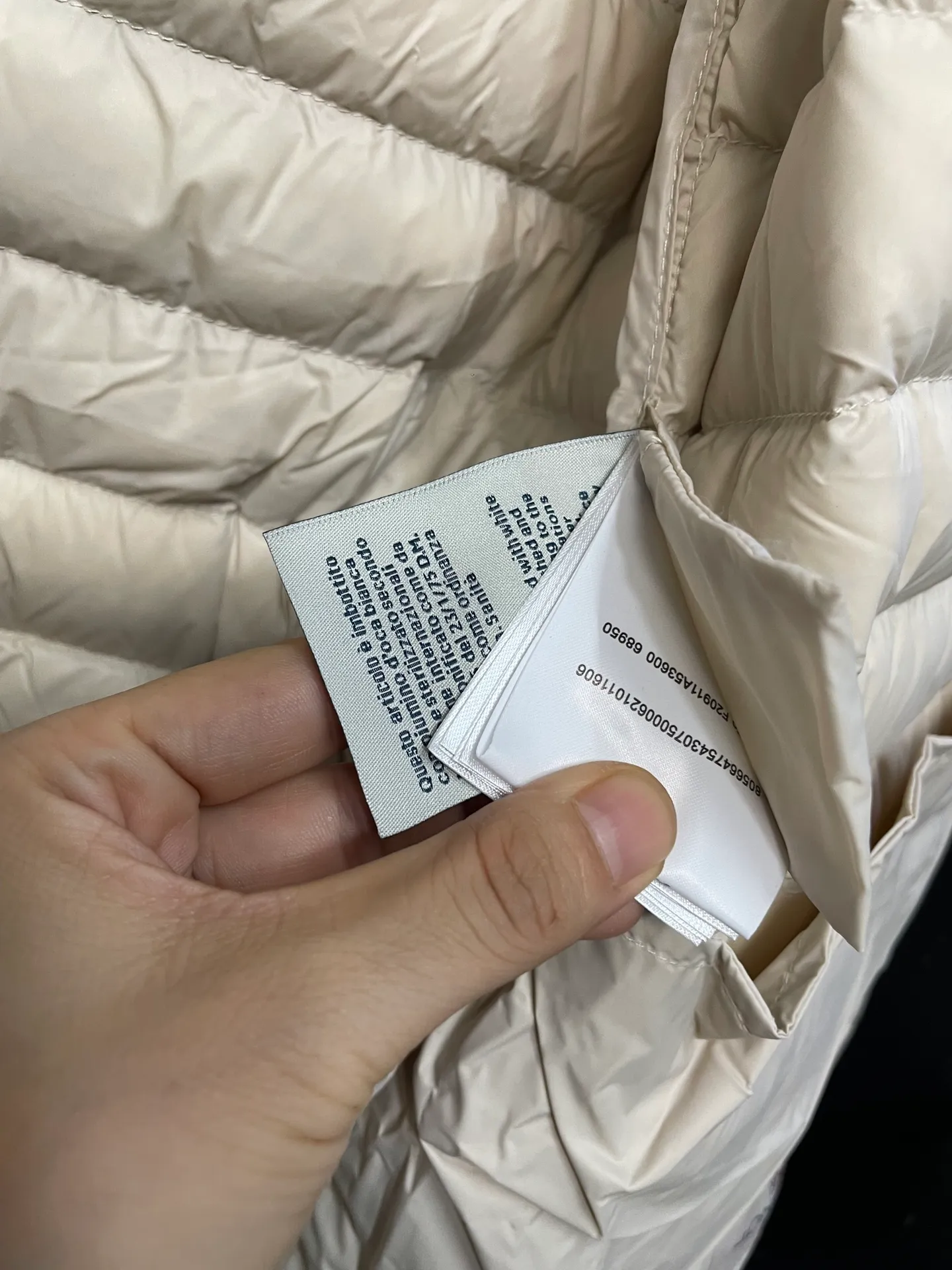 P720 2024 season new arrival 23Moncler OREDON women's mid-length slim belted goose down jacket. ✨Complete three standards, synchronized with counters ✨90 goose down filling ✨Slim-fitting design of the belt, not picky Sizes 0-3