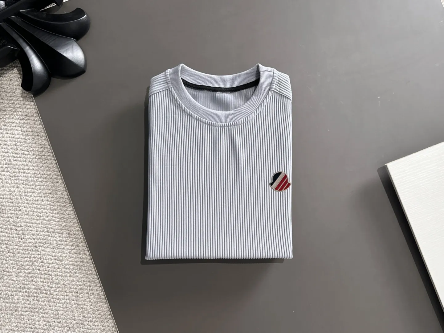Next day shipping P460 MONCLER/Mongolian high quality 2025 spring and summer new casual heavy industry suit exclusively developed by yb! High quality production! Imported custom-made fabrics for foreign orders, with high breathability and comfort, impeccable details, brand element design concept, delicate and soft feel! It presents a casual cut and the upper body shape is great! On sale simultaneously on the official website! From a high-end men's positioning brand, the low-key luxury taste is irresistible! Exquisite workmanship and impeccable quality! The overall style is simple, fashionable and timeless, fully meeting the requirements of stylish and tasteful dressing! Size: M-XXXL