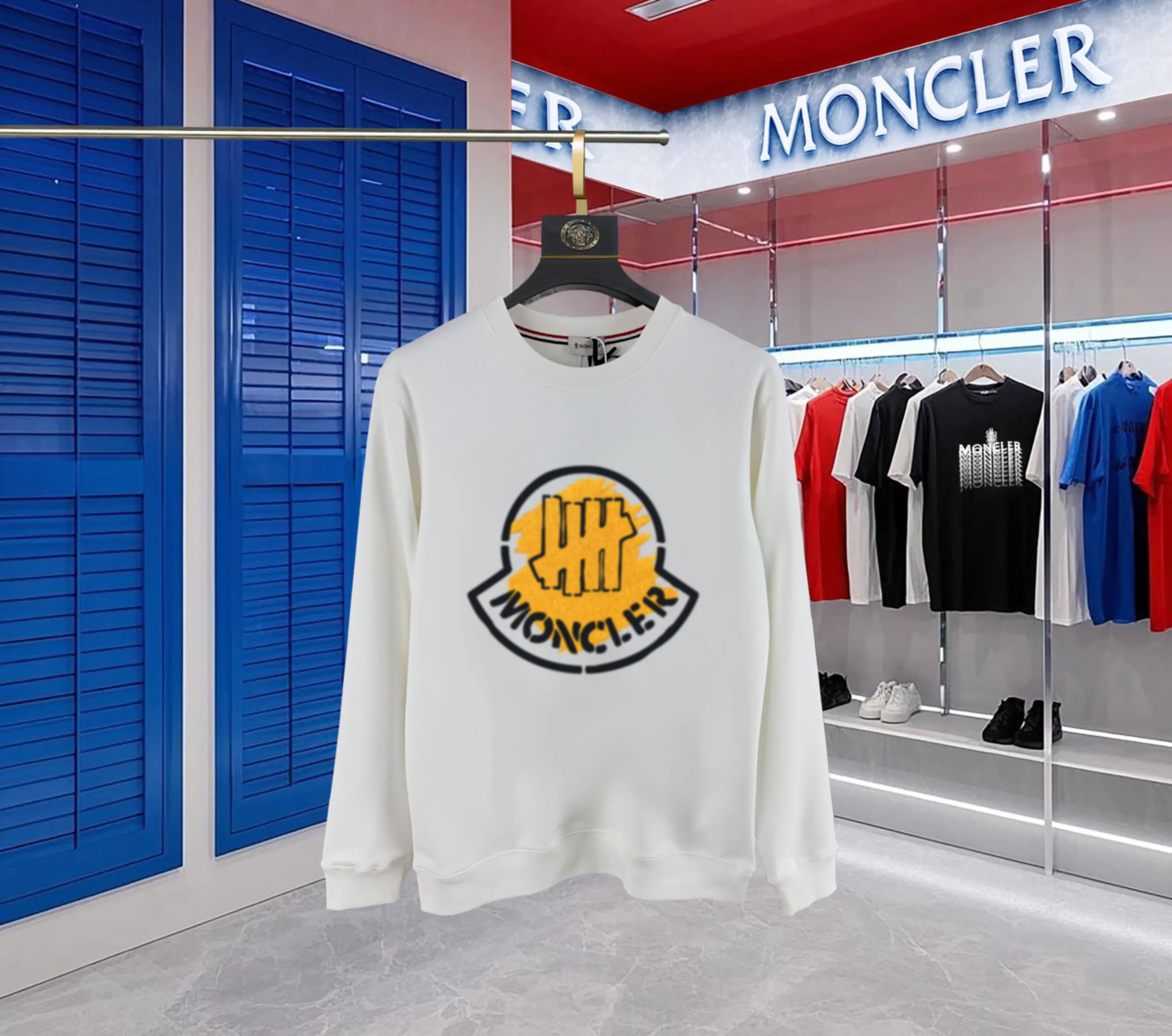 P210 high version sweatshirt) 📦Support exchange after the year📦 [Long-term ready stock] 〖 𝐌𝐎𝐍𝐂𝐋𝐄𝐑~Mask〗 Made of 440g heavyweight fabric Different from the market currency, you can match it with anything and it will be handsome😎The whole dress is made of double waistcoats. The double waistcoat method makes the whole dress more three-dimensional. It is not something that ordinary factories can do. 2025 T stage spring catwalk version, on sale at the counter, round neck terry sweatshirt. High-end double-strand pure cotton. Customized stretch ribs are dyed in the same vat. Complete with three standards. Matched with exquisite embroidered LOGO on the chest, simple and advanced. Same style for men and women. Color: black, apricot, white Size: S M L XL 2XL