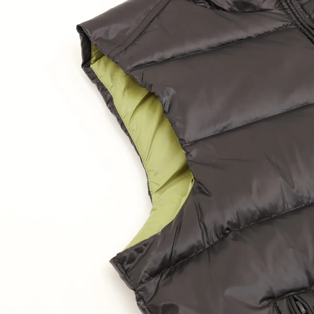P880 𝐌𝐎𝐍𝐂𝐋𝐄𝐑 vest Green Fat Man’s vest 𝐒𝐢𝐳𝐞:𝟏-𝟓