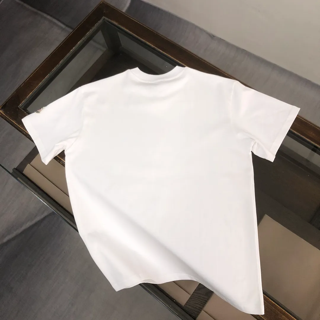 P160 🔥MONCLER The latest short-sleeved T-shirt for couples ~ Colorful bear element print ~ The fabric upper body is comfortable and breathable, not stiff, slim cut, made of high-end custom-made pure cotton fabric! The upper body is comfortable and stylish, and it can be worn alone as an inner layer. It is a must-have for fashionistas! ! ! Color: black white Size: S～XL (loose version, please state your height and weight when placing an order)