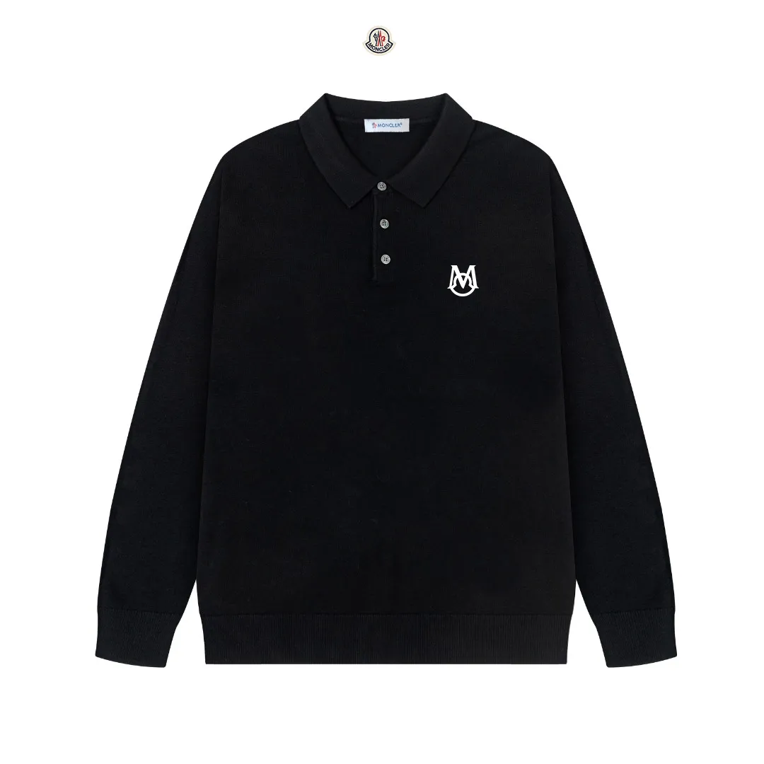 P240 Moncler's latest casual Polo lapel wool sweater.  The texture is delicate, soft and comfortable, skin-friendly and warm, not easy to deform, simple and high-end style, and the logo on the chest is very exquisite and perfect! The upper body effect is very strong 👍 Color: black, gray Size: S-XL