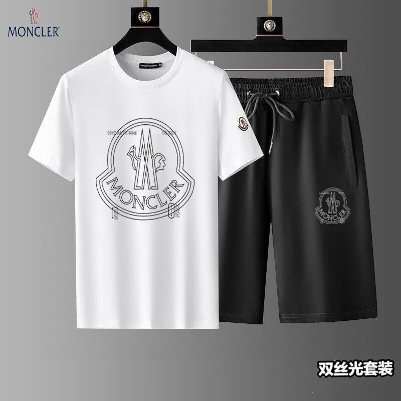 P280 Brand [MONCLER] 2025 new men’s short-sleeved shorts suit! Synchronous sales on the official website! High-end version on the market! It feels delicate and soft! Make you more comfortable to wear! The draped silhouette is awesome! Size: M-5XL (please state your height and weight when placing an order)