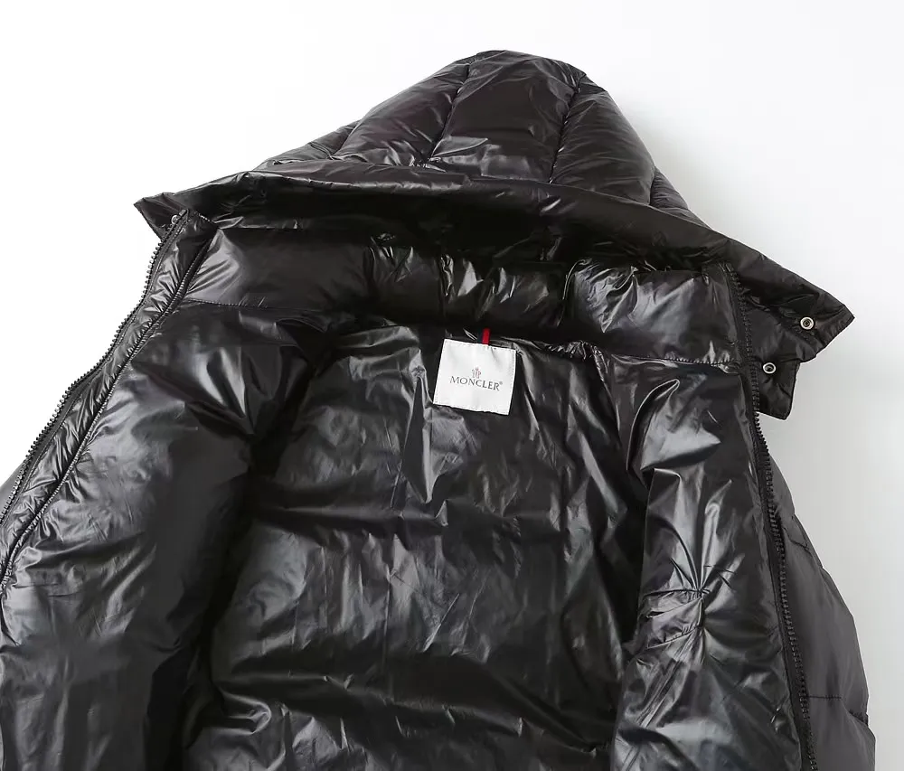 P840 MONCLER/Mask "Official website same style with classic embroidered small label splicing pockets" Hooded down jacket - Fabric: National standard 90 white duck down jacket, made of polyester fiber fabric. Comfortable and warm, perfect appearance, good bulk recovery after compression, heat accumulation and warmth locking. Complete three standards. Original fabric. Official same style. Different from ordinary version on the market - Color: black - Size: M L XL XXL XXL XXXL - Purchase the original mold and create it with a full set of customized accessories. Details determine success or failure.  - Accessories: The original accessories are complete with one to one and three standards, os off-shoulder version, same style for men and women, official website quality - no gender distinction, same style for men and women