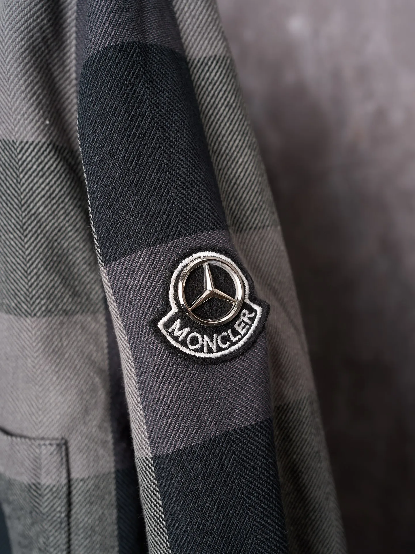P500 Actual hanging auction] Moncler x Mercedes-Benz/Moncler x Mercedes-Benz joint cotton embroidered logo plaid shirt [Ready stock] 46 48 50 52