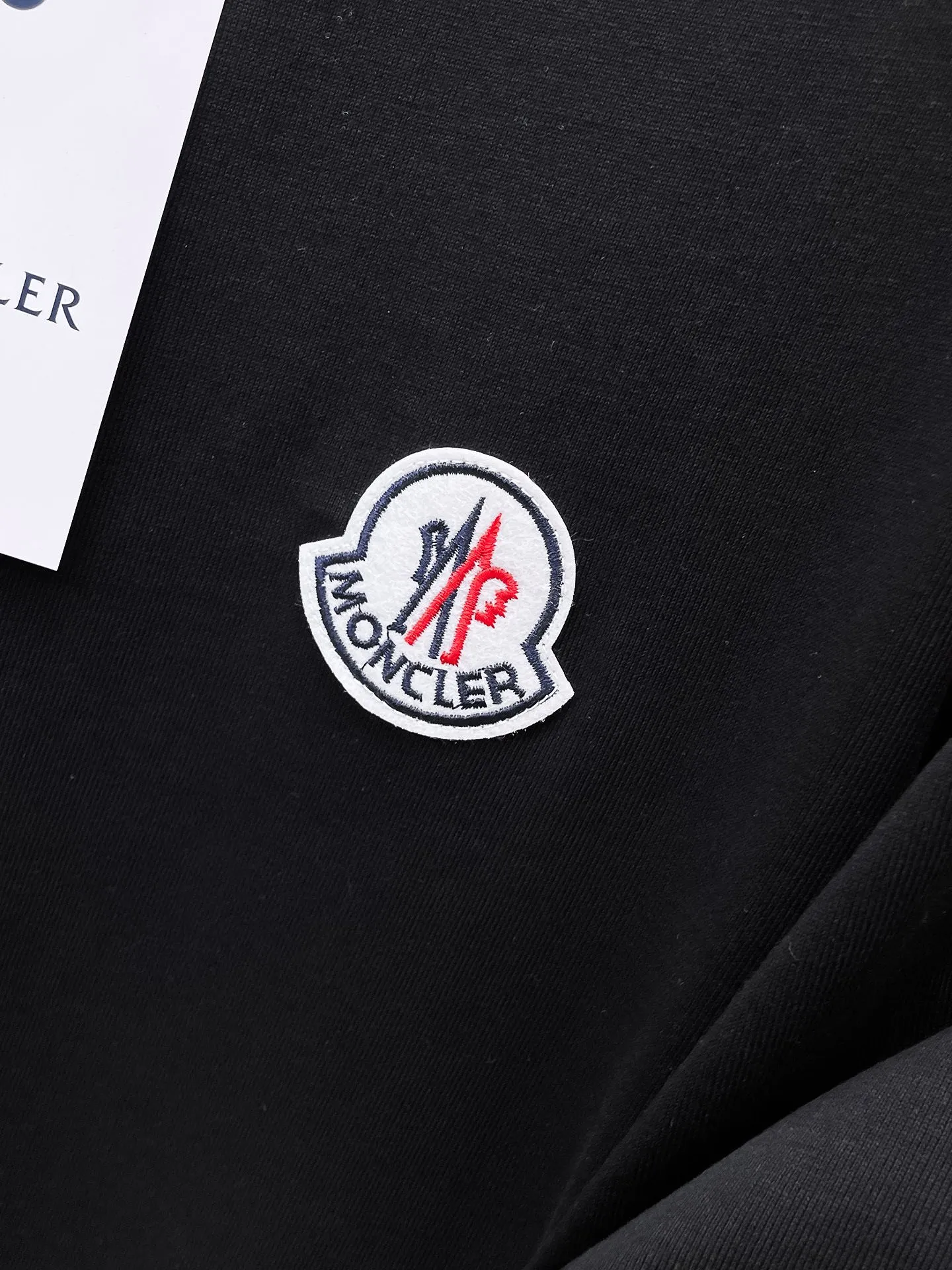 P560 Brand [MONCLER Mouth Covered] 2025 round neck short-sleeved shorts suit. The pure cotton fabric upper body will not be stuffy, the smooth and comfortable skin-friendly effect is more breathable, the fabric has its own texture, classic logo technology, a new interpretation from a unique angle, the first choice for fashion and versatility! Size: M-3XL (maximum wear: 190 pounds)