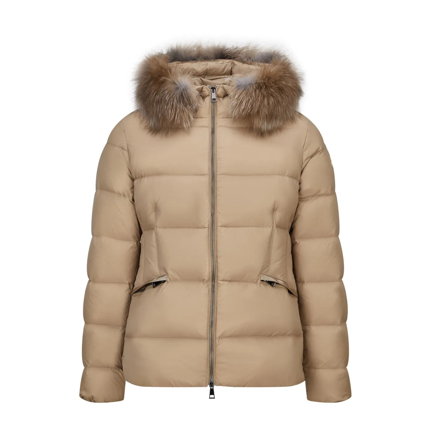 P1210 Moncler boed fox fur collar waisted women's down jacket (khaki) is made of customized lightweight waterproof breathable 100% polyester fabric. Filled with RDS-certified 90% high-loft white duck down, the down filling volume is about 300G, and the fill power is as high as 800+ 5A standard warmth level! The logo is made of wool yarn and then processed with imported Tajima machine three-dimensional embroidery process, which is extremely tight and has perfect details. The entire set of excipients is independently developed, and every small detail is perfectly presented. (Ps: The fur collar is removable!) Size:1-2-3-4