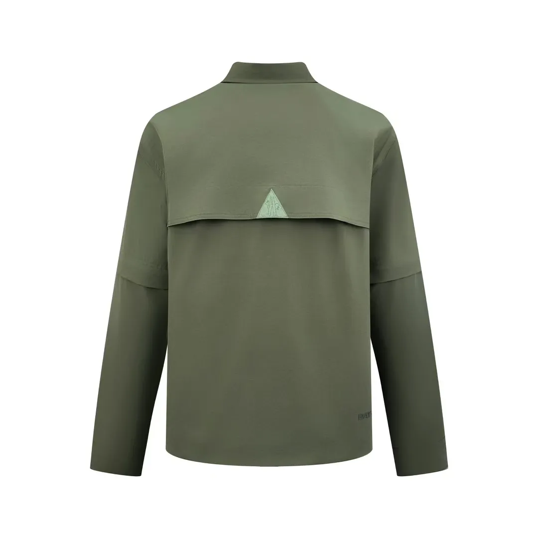 P560 Moncler Grenoble functional outdoor jacket Custom dyed double stretch mercerized poplin Custom dyed soft mesh pongee Excellent texture Comfortable and close to the skin Dark green inspired by plant texture The color is taken from sage leaves soaked in morning dew Precision narrative of functional pocket system Balance of function and aesthetics The iconic Moncler logo appears on the sleeves, fully recognizable The triangular logo of the same color is hidden in the fabric texture like a mark in the undercurrent of the deep sea, extremely invisible and yet obvious The detachable sleeve design allows for diversified outfits. You can switch styles at will. It is chic and free, showing nobility. It balances outdoor practicality and urban aesthetics and leads the fashion. Process 1: Adopt a three-in-one process. Prioritize and evenly coat the glue on the surface of the substrate that needs to be composited, and then dry and solidify it. Then laminate the substrate with the adhesive film and the non-woven fabric, then cool and solidify, and then composite it with the filter non-woven fabric. The workmanship is cumbersome and complex, time-consuming and labor-intensive. Process 2: Embossing composite technology uses computer scanning to ensure that the imprint size and shape are consistent with the original, and then uses special glue as an adhesive to combine and solidify to achieve complete dryness and the best bonding effect. Process 3: Use CNC laser burning and cutting. Based on the high-energy characteristics of the laser, the moving path of the laser beam is precisely controlled by the laser generator to achieve precise cutting of the shape of the piece. Process 4: Template machine bag opening. The preset template guides the position, shape and size of the bag opening. The accuracy ensures the quality of the bag opening effect. Process 5: Using infrared special machine buttoning, the position is more precise and strong. Accessories: Customized 1:1 Moncler snap button Customized 1:1 Moncler resin buckle Customized 1:1 Moncler logo seal Customized 1:1 Moncler logo armband Customized 1:1 Moncler zipper rope ring Customized 1:1 Moncler zipper pull Customized 1:1 Moncler trademark Version: Loose version Function: Detachable sleeve splicing Style can be switched at will Size: 1 2 3 4