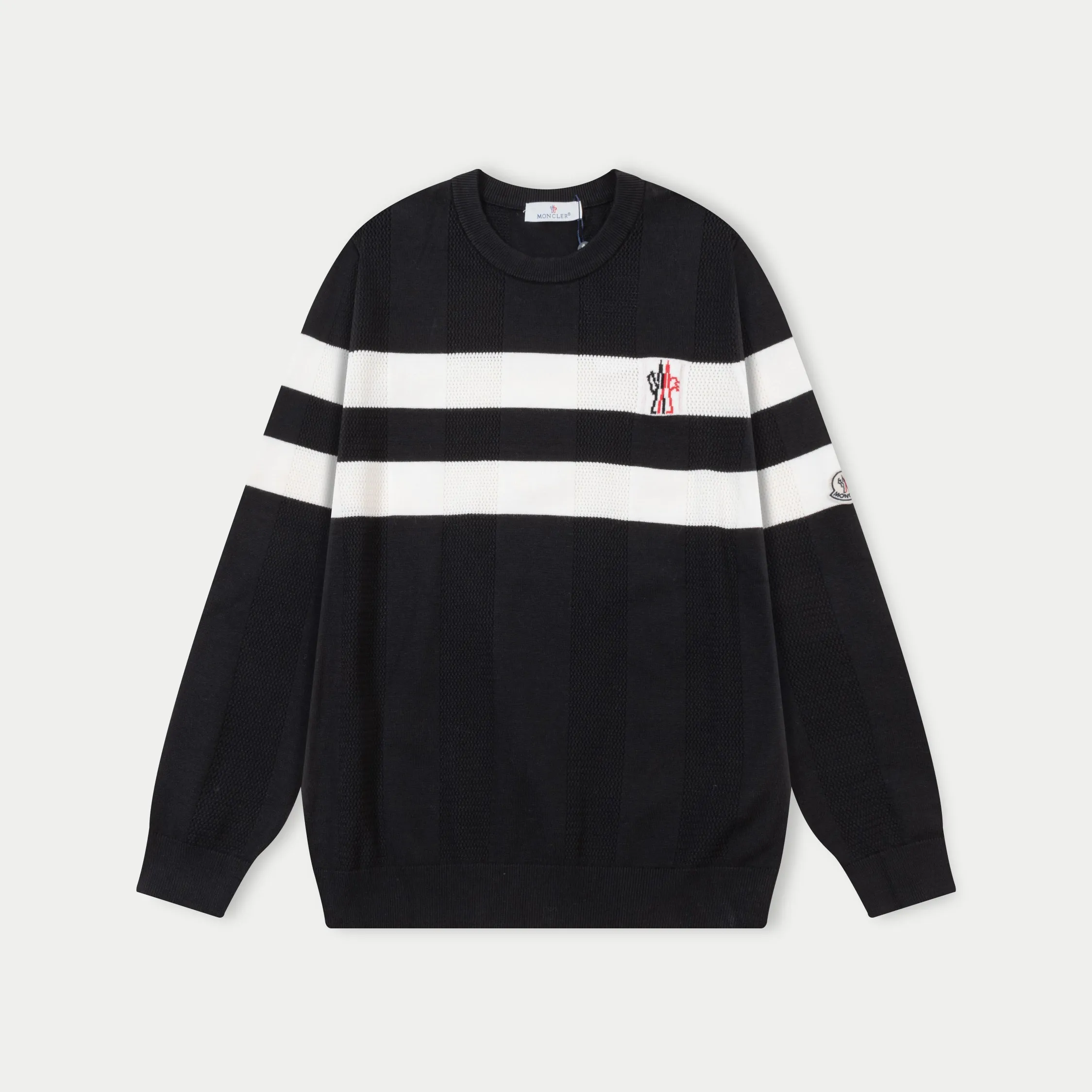 P300 MONCLER 25ss new round neck sweater. Original fabric. Made of customized natural medium-thick imported wool gauze. It feels very comfortable and smooth. The version is quite wide and stylish. Produced by a first-line brand factory. Woven by imported machines. It is very soft and skin-friendly. It will not deform after long-term wear. The latest autumn and winter style. Fashionable and personalized. Super versatile and good-looking. Very suitable for both men and women. A must-have style. Color: Black Size: M-3XL
