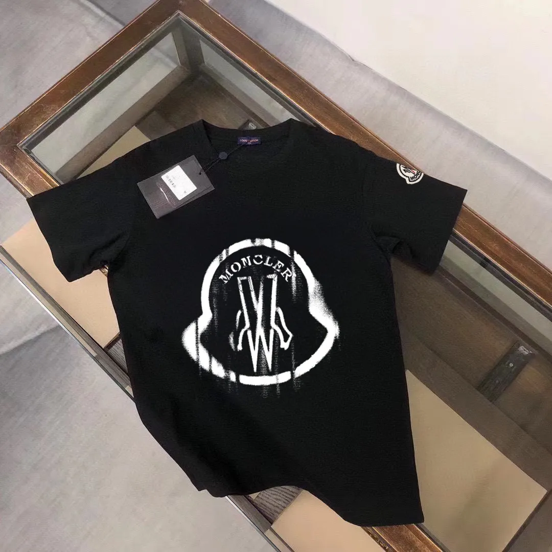 P140 Brand [MONCLER] (Good News for Fat People) original men's casual short-sleeved T-shirt, new product for spring and summer 2025, customized top-notch logo craftsmanship on the chest, matched with the entire details, quality and tailoring design are first-class, customized imported mercerized cotton fabric! Full of style, the color scheme is light and versatile. M-5XL (wear up to 220 pounds)