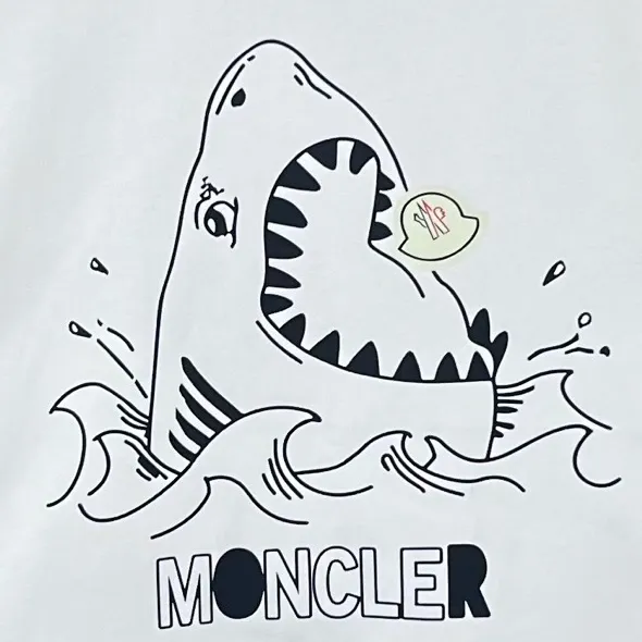 P220 (shipped the next day) MONCLER/Mongolian 2025Fw new autumn and winter 400g pullover round neck long-sleeved sweatshirt Shark🦈 small badge letter logo embossed technology same style for men and women brand classic pure cotton fabric official synchronization high version high quality fashion personality versatile trend pure original quality original fabric hang tag collar label washed wheat three labels complete Color: black. white. Size: S-XL
