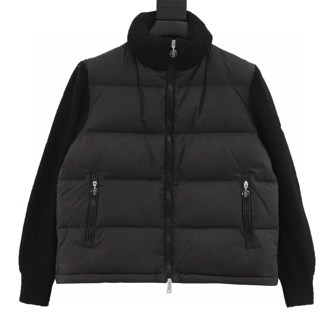 P580 Checkered knitted Moncler muzzle 24s new sleeve spliced ​​knitted stand-collar light down jacket New autumn and winter down spliced ​​jacket, round neck with large pockets on both sides Down filling adds practical wearability while adding splicing popular elements ~ short version The solid color series is full of high-end sense! Comfortable, fashionable and versatile! Style number: A67# Color: black white Size: S M L XL