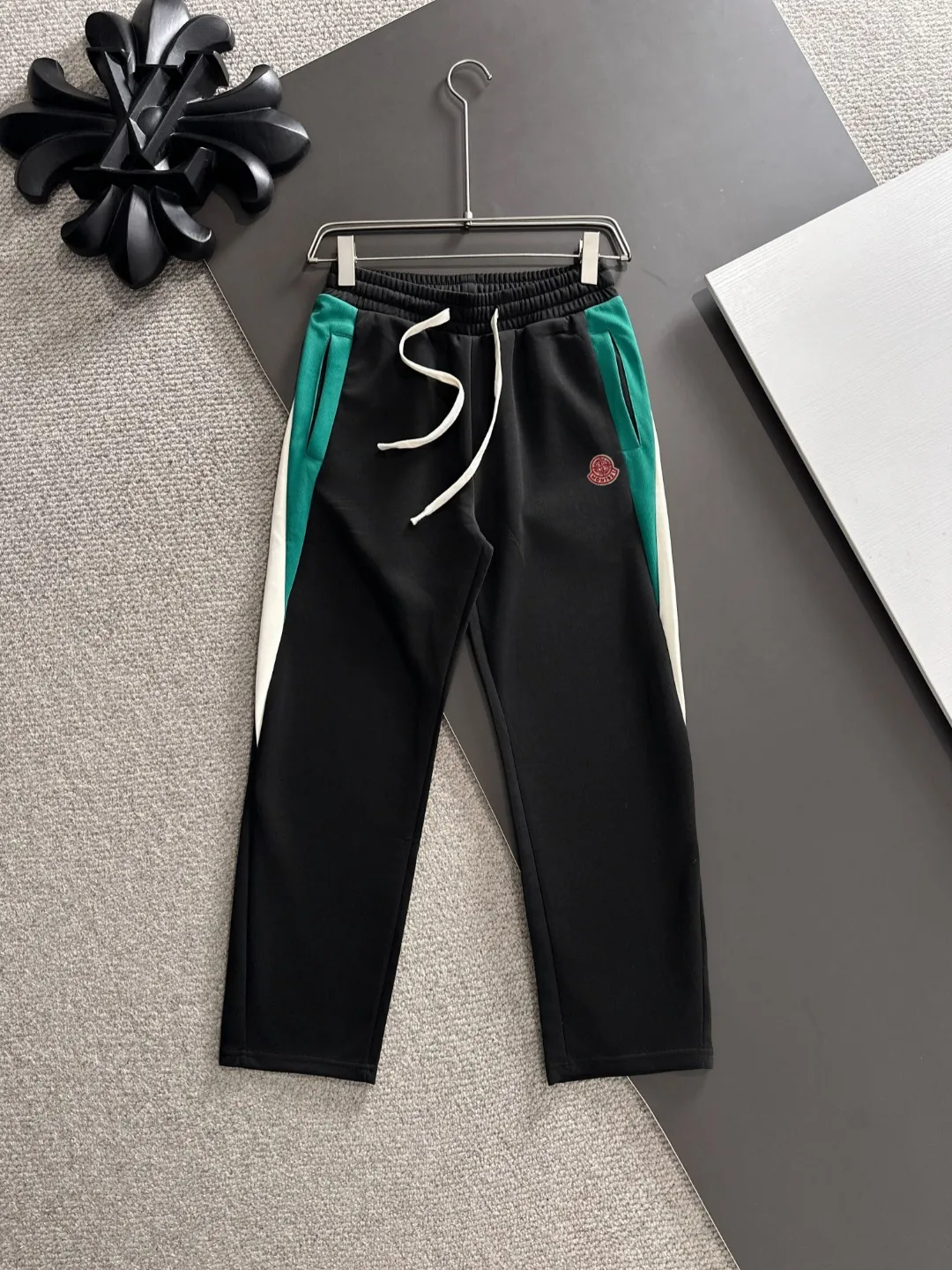 2-3 days to ship P720 Stone lsland/Stone Island joint MONCLER/Mongolian high quality 2025 autumn and winter new casual heavy industry suit exclusively developed by yb! High quality production! The top version of the trading company channel order, external orders for imported custom fabrics, high breathability and comfort, impeccable details, absolutely worth buying! This type of suit is also a must-have for lazy people. You don’t have to think about how to match it, you can just get it in one set! Brand element design concept, delicate and soft feel! It presents a casual cut and the upper body shape is great! On sale simultaneously on the official website! From a high-end men's positioning brand, the low-key luxury taste is irresistible! Exquisite workmanship and impeccable quality! The overall style is simple, fashionable and timeless, fully meeting the requirements of stylish and tasteful dressing! Size: M to 4XL (or state your height and weight when placing an order)
