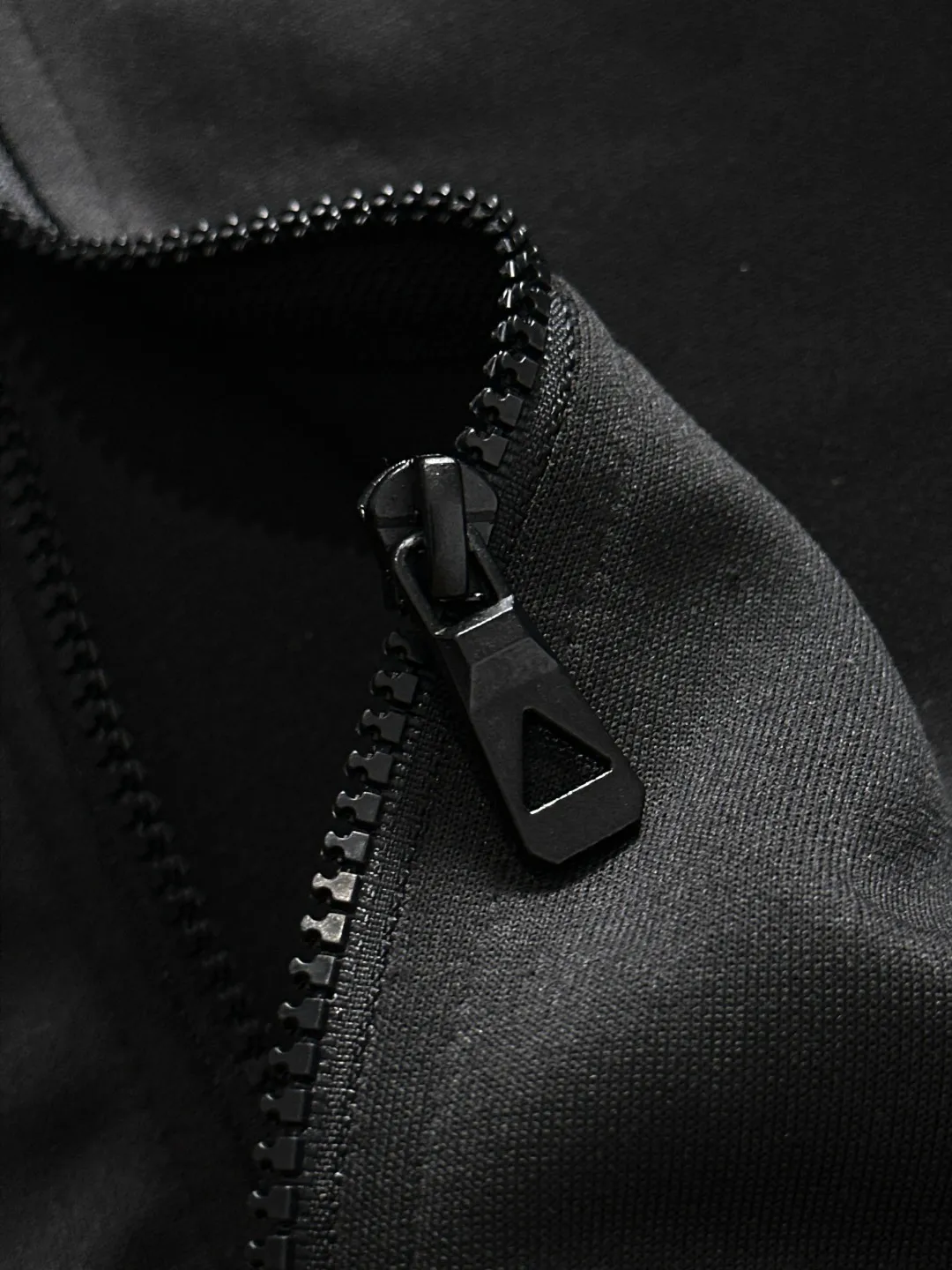 2-3 days to ship P720 Stone lsland/Stone Island joint MONCLER/Mongolian high quality 2025 autumn and winter new casual heavy industry suit exclusively developed by yb! High quality production! The top version of the trading company channel order, external orders for imported custom fabrics, high breathability and comfort, impeccable details, absolutely worth buying! This type of suit is also a must-have for lazy people. You don’t have to think about how to match it, you can just get it in one set! Brand element design concept, delicate and soft feel! It presents a casual cut and the upper body shape is great! On sale simultaneously on the official website! From a high-end men's positioning brand, the low-key luxury taste is irresistible! Exquisite workmanship and impeccable quality! The overall style is simple, fashionable and timeless, fully meeting the requirements of stylish and tasteful dressing! Size: M to 4XL (or state your height and weight when placing an order)