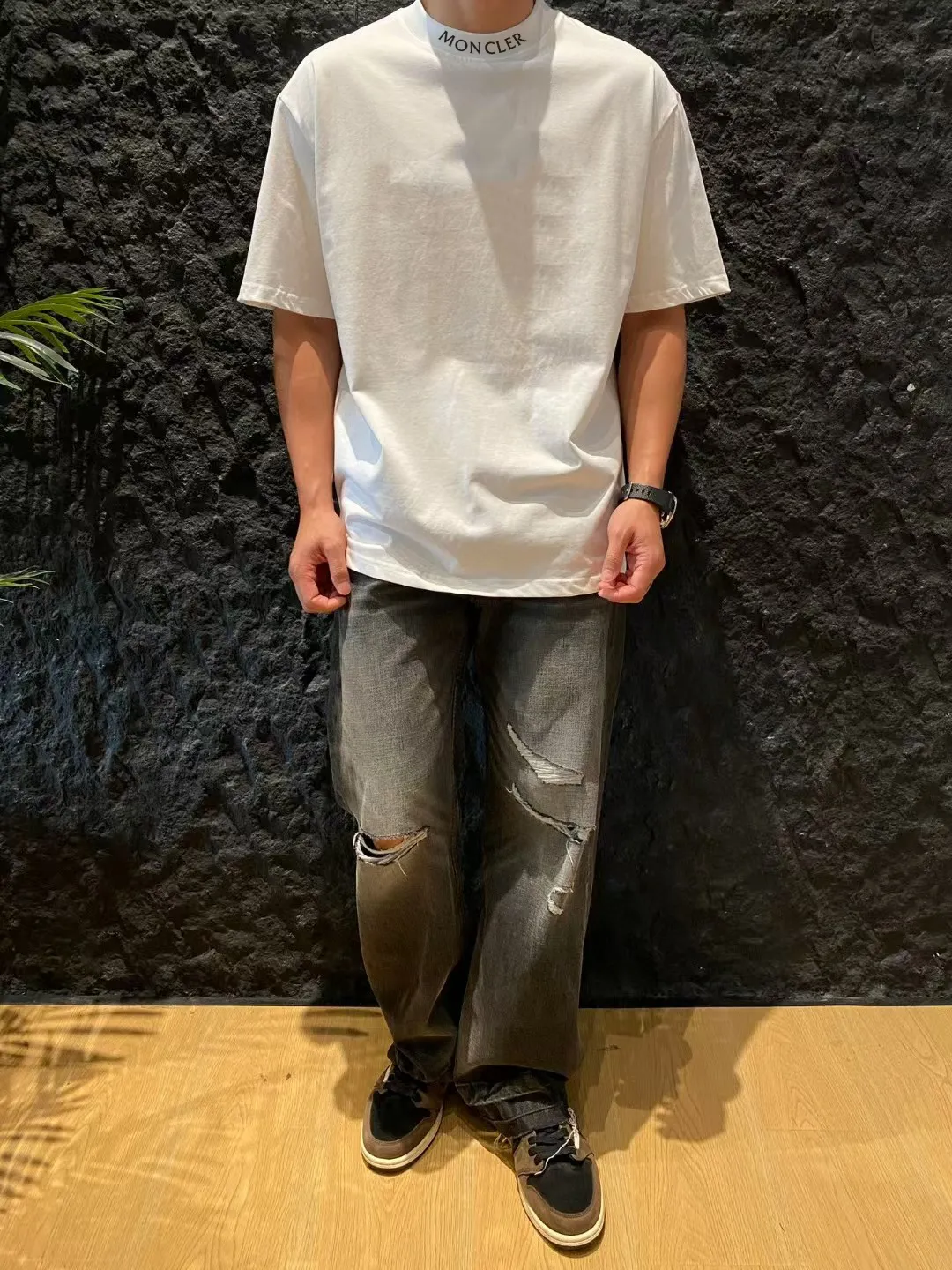 P140 🔥[MONCLER] 2025FW short-sleeved T-shirt, badge + LOGO thick plate, high-end 26s double yarn 300g fabric, heavy fabric, custom stretcher rib, same cylinder and dye, complete three standards, same style for men and women, color: black, white, size: S M L XL 2XL