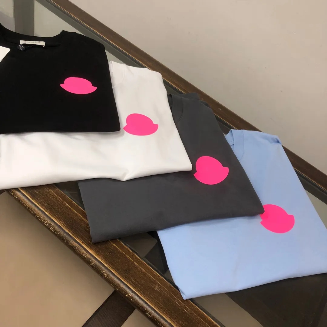 P160 MONCLER 2025 latest couple style round neck short-sleeved couple T-shirt, new spring and summer product, high quality 🔥🔥Three-dimensional logo letter logo printing technology on the chest! Fashionable and versatile trendy styles, customized imported fabrics! Comfortable to wear, breathable, fashionable without losing personality, the upper body is casual and casual, handsome and stylish, showing the temperament of a big brand. All three standards are complete! ! Color: black, white, sky blue, dark gray Size: S M L XL (loose fit, please state your height and weight when placing an order)