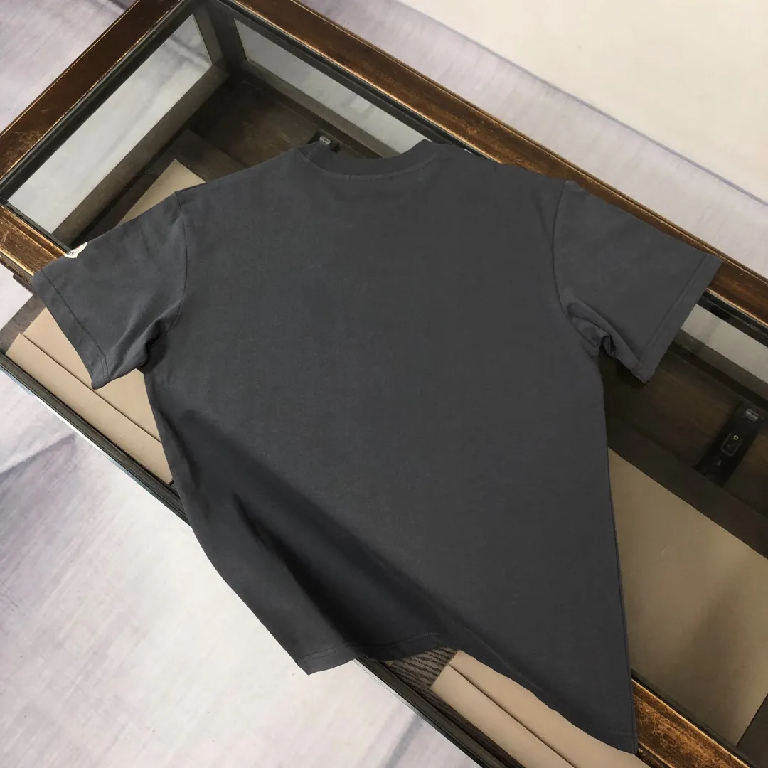 P160 MONCLER 2025 latest couple style round neck short-sleeved couple T-shirt, new spring and summer product, high quality 🔥🔥Three-dimensional logo letter logo printing technology on the chest! Fashionable and versatile trendy styles, customized imported fabrics! Comfortable to wear, breathable, fashionable without losing personality, the upper body is casual and casual, handsome and stylish, showing the temperament of a big brand. All three standards are complete! ! Color: black, white, sky blue, dark gray Size: S M L XL (loose fit, please state your height and weight when placing an order)