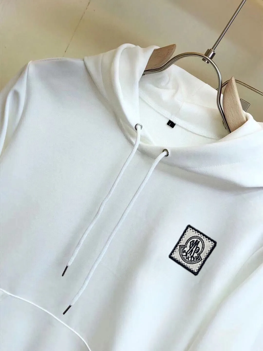 P380 💰 [MONCLER Mouth Covering] (Gospel for Fatty) hot-selling suit is coming. Focus on the original version of the official website. 2025 new hot-selling sweatshirt suit. The original order is hard to buy🇭🇰. It is the meticulous work of top designers for a fitting and perfect upper body effect. All-natural high-quality Roman cotton 100%, close-fitting comfort, noble and elegant! Original hardware embodies elegance and nobility! Counter size: M-5XL (maximum wear up to 220 pounds)