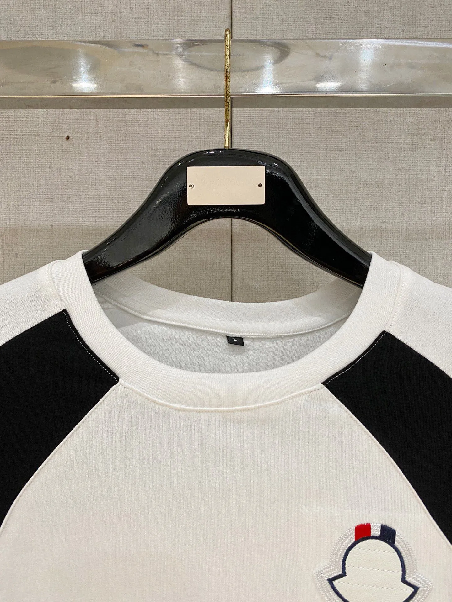 P570 Brand [MONCLER Mouth Covered] 2025 round neck short-sleeved shorts suit. The pure cotton fabric upper body will not be stuffy, the smooth and comfortable skin-friendly effect is more breathable, the fabric has its own texture, classic logo technology, a new interpretation from a unique angle, fashionable and versatile choice! Size: M-3XL (maximum wear: 190 pounds)