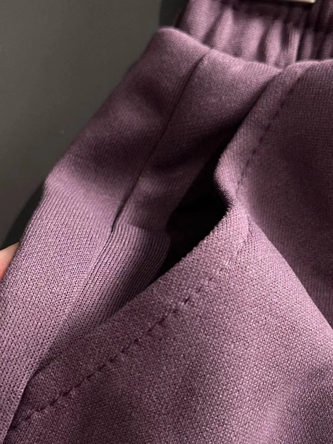 Shipped in 2-3 days P360 MONCLER/Mongolian Exclusive first release of 25ss autumn and winter new high-quality trousers Compare real-life details at will A perfect choice for autumn and winter, a must-have item. Sizes: M to 3XL (please state your height and weight when placing an order)