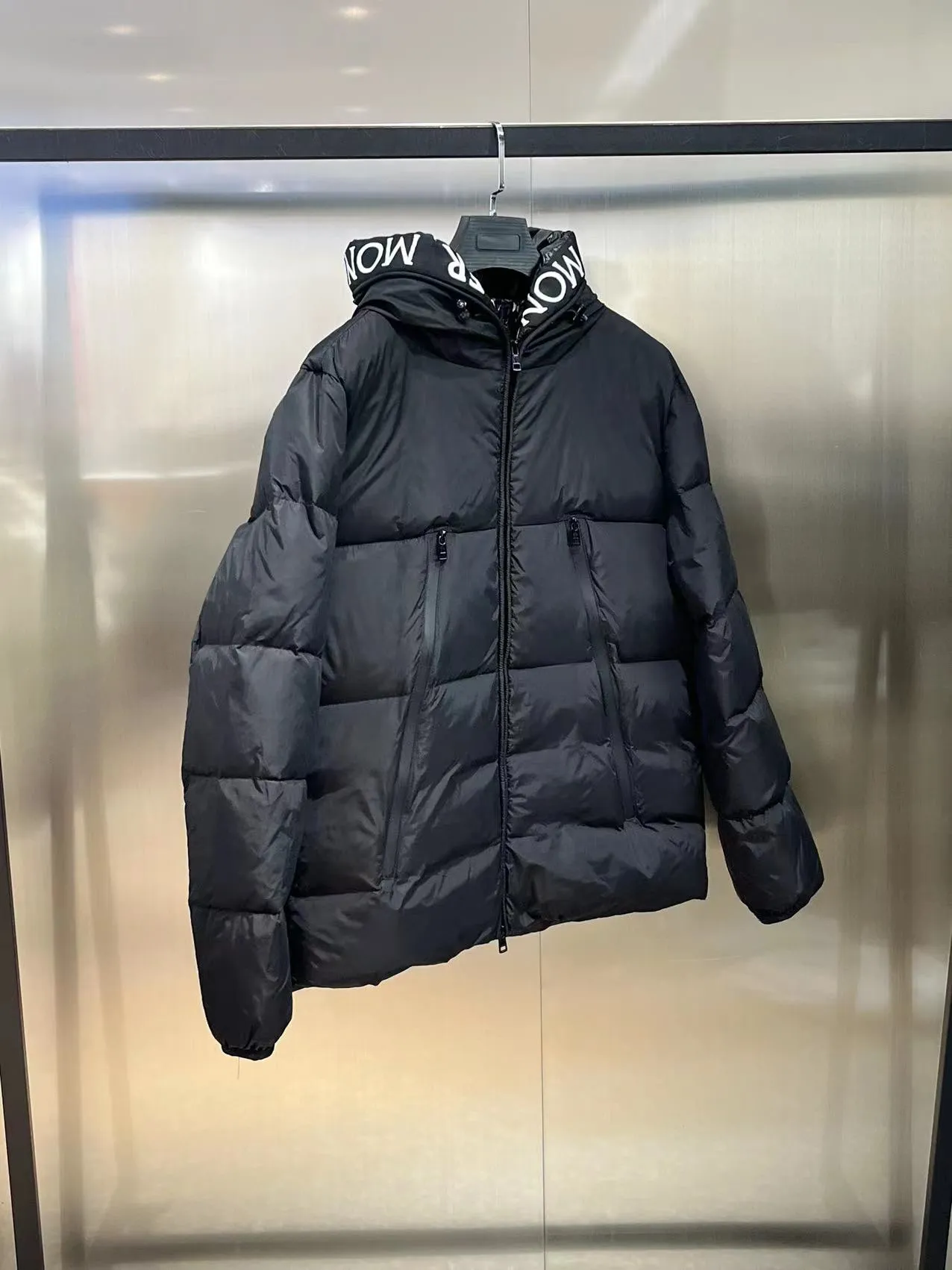 P800 ⬆️🆕❤️The Montclar jacket is a nod to the 80s brands that made Moncler a global icon. Waterproof with optimal insulation and an embroidered logo on the bonnet and trim, always on the podium. Jacket in down-quilted nylon raincoat fabric. Die-cast zip front placket and pockets. Moncler embroidered ribbon trim on the hood and inside jacket closure. Adjustable elastic drawcord hood and hem. Technical knit cuffs with Moncler signature. LG black label, white label, color: black white label, black black label, white black label, white white label, blue, red, code number: 12345