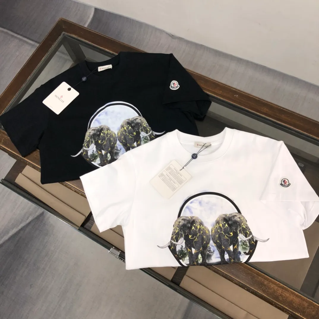 P150 Moncler 2025 new men's round neck short-sleeved couple's T-shirt, new spring and summer product, high quality 🔥🔥Fashionable and versatile, customized imported fabrics, comfortable to wear, breathable, fashionable without losing personality, casual and casual upper body, handsome and stylish, showing the temperament of a big brand. All three standards are complete! ! Color: black white Size: S-XL (loose fit)