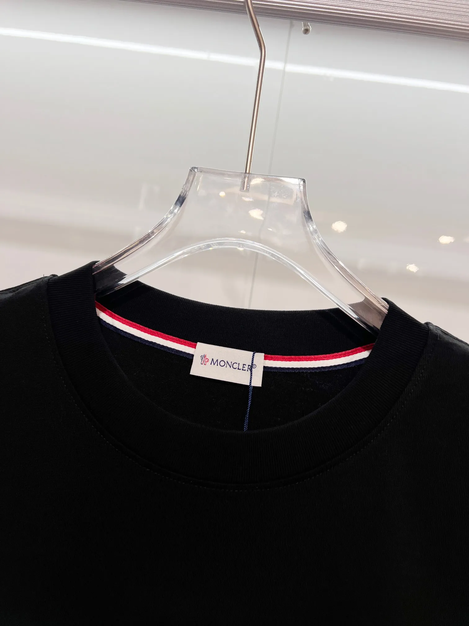 P170 MONCLER/Muzzled 300g pure cotton round neck short-sleeved T-shirt Brand classic Gauze splicing Letter LOGO embossing process 2025ss official synchronization High version High quality Fashion personality Versatile trend Pure original quality Original fabric Hang tag Collar label Washed wheat Complete three standards Color: Black. White. Size: S M L XL XXL