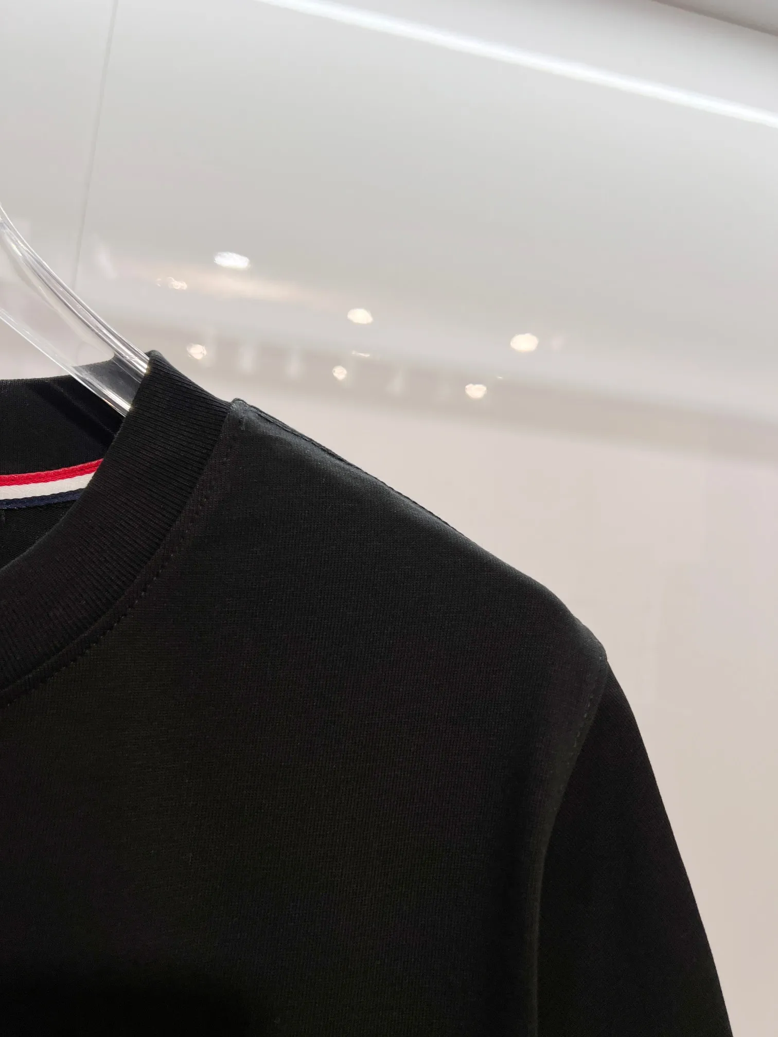 P170 MONCLER/Muzzled 300g pure cotton round neck short-sleeved T-shirt Brand classic Gauze splicing Letter LOGO embossing process 2025ss official synchronization High version High quality Fashion personality Versatile trend Pure original quality Original fabric Hang tag Collar label Washed wheat Complete three standards Color: Black. White. Size: S M L XL XXL